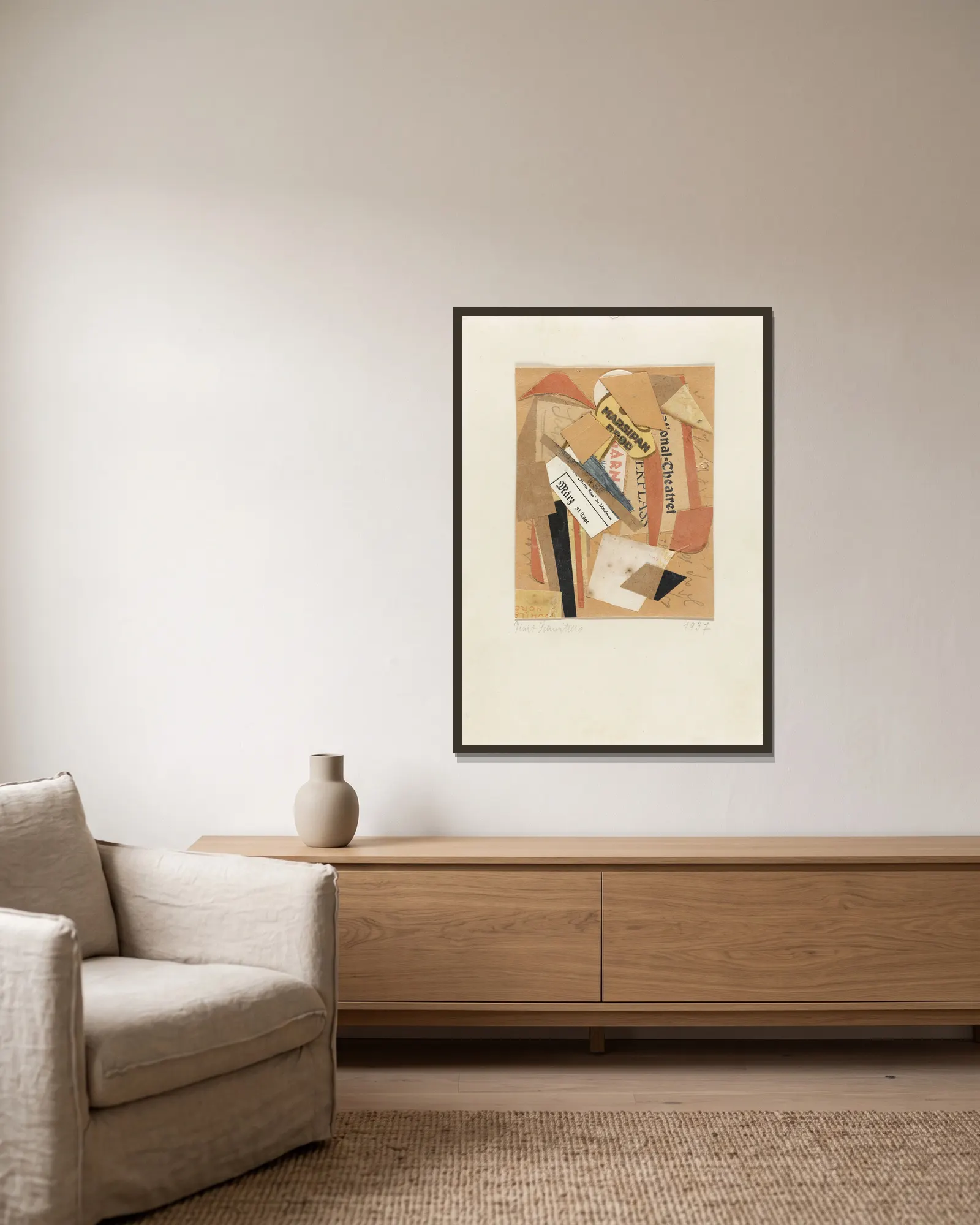 Collage av Kurt Schwitters inramad på en vägg
