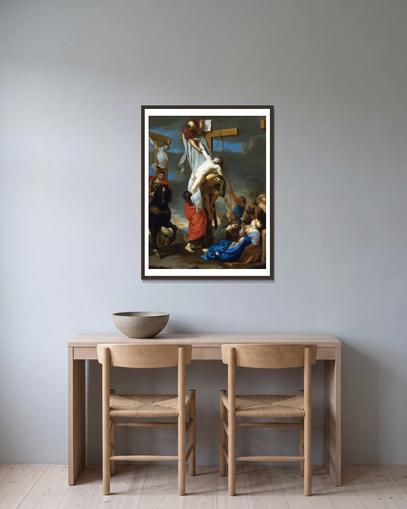 The Descent from the Cross av Charles Le Brun inramad på en vägg