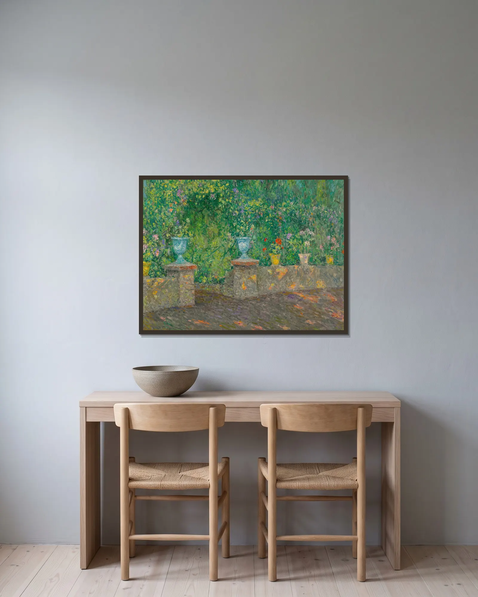 Les Pots De Faïence av Henri Le Sidaner inramad på en vägg