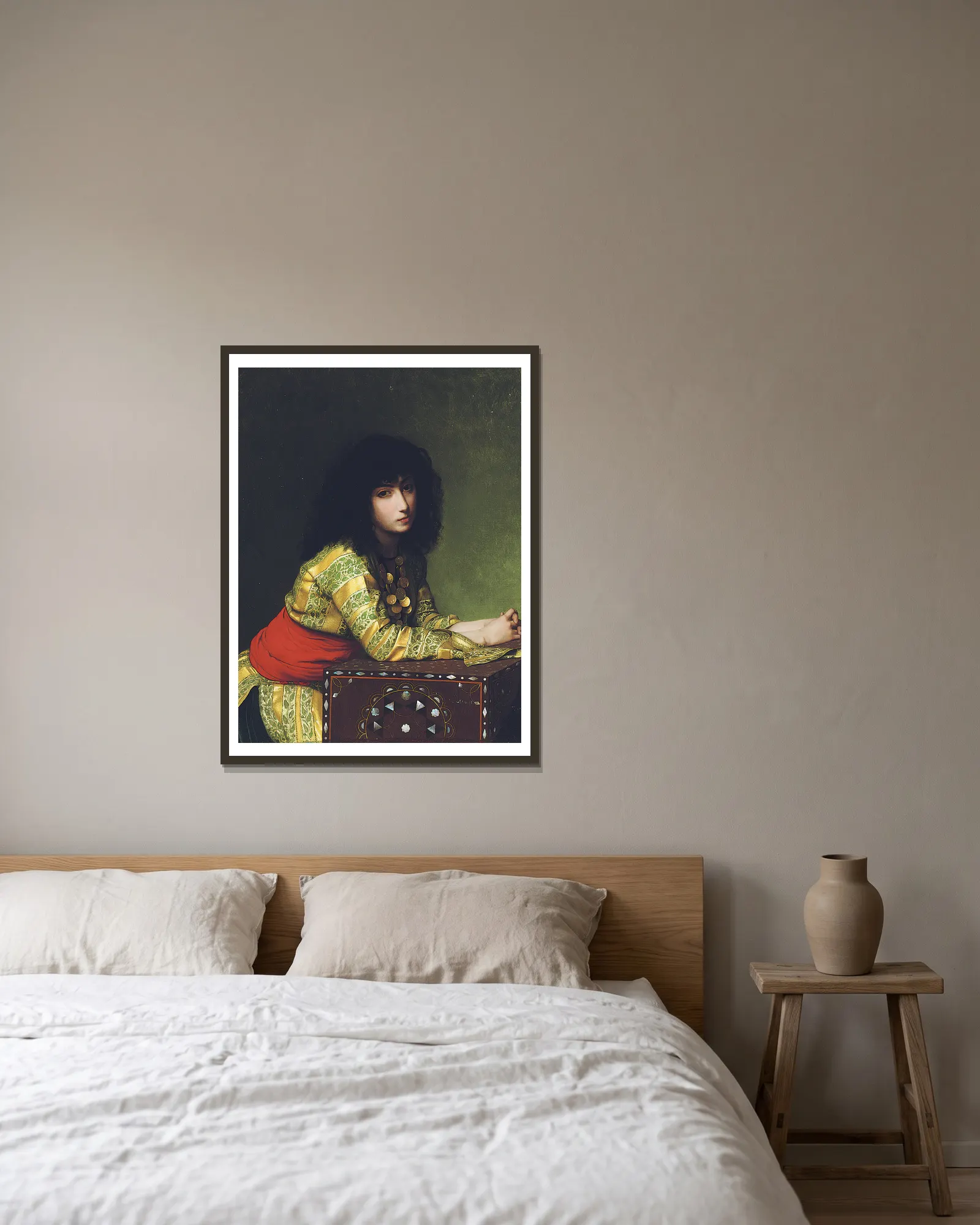 Egyptian girl av Jean-Léon Gérôme inramad på en vägg