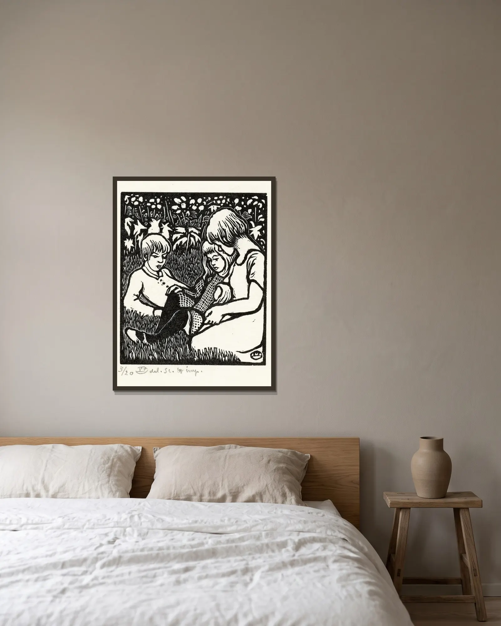 Drie kinderen av Lucien Pissarro inramad på en vägg