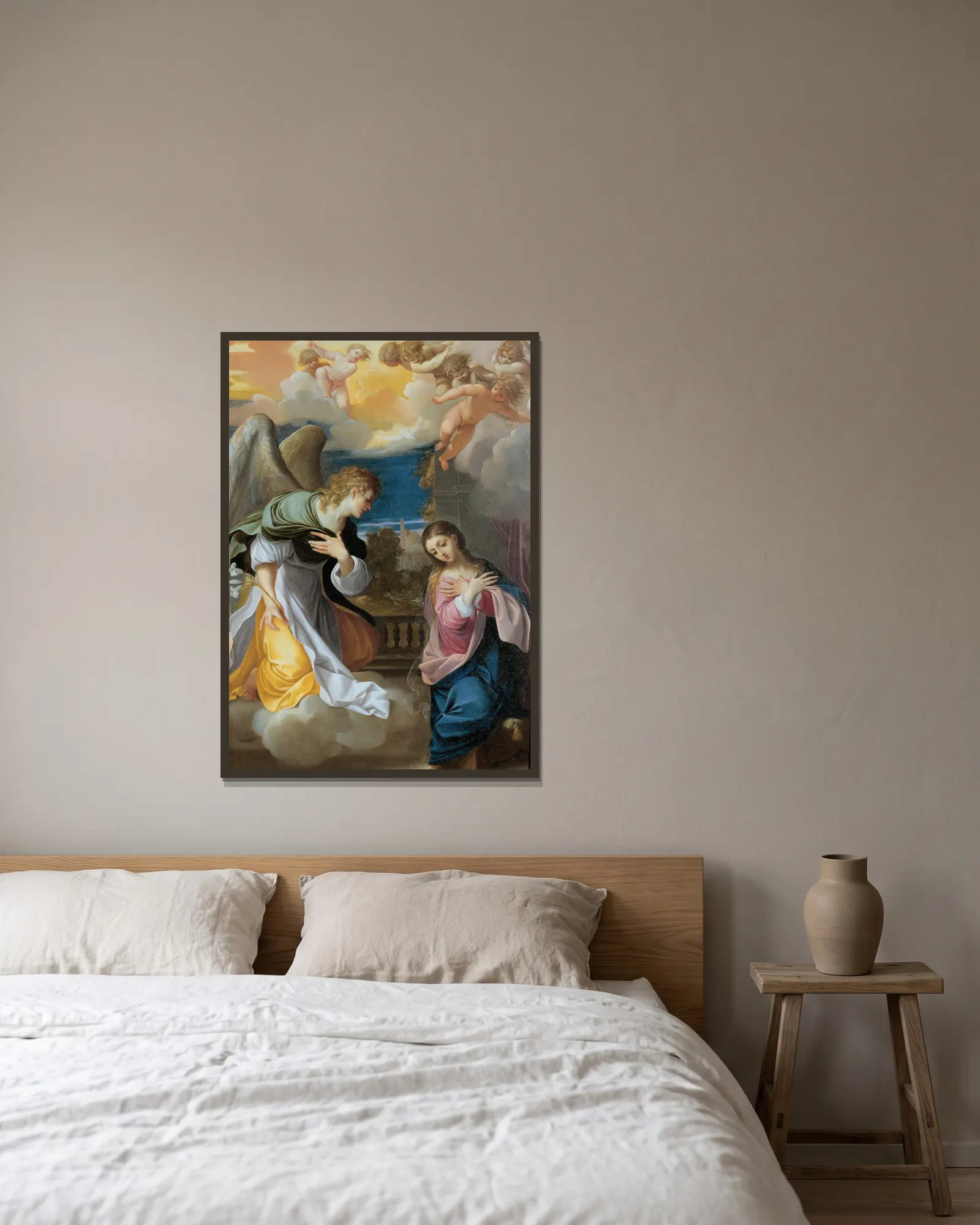 Annunciation av Ludovico Carracci inramad på en vägg