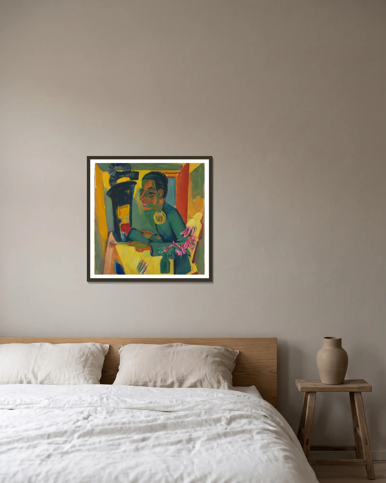 Der Maler (Selbstbildnis) av Ernst Ludwig Kirchner inramad på en vägg