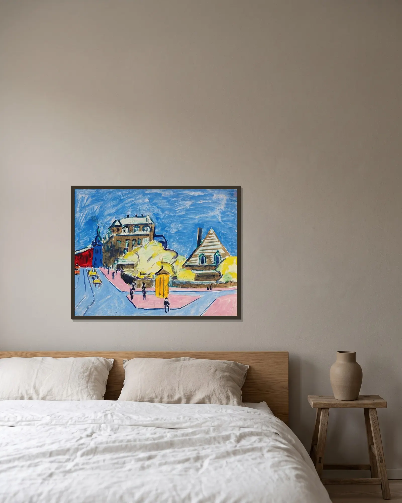 Strassenbild (Dresden) av Ernst Ludwig Kirchner inramad på en vägg
