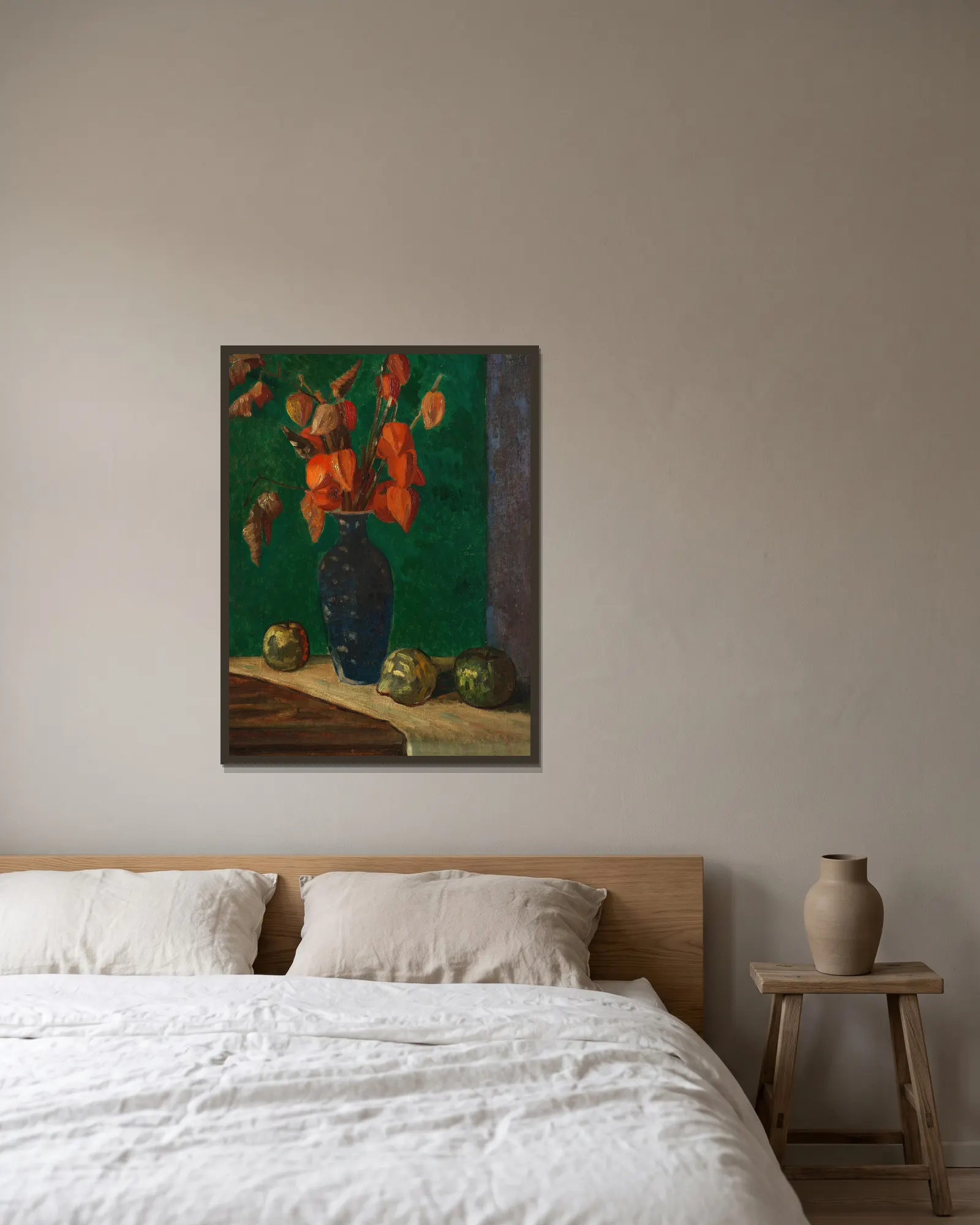 Winter Cherries av Mark Gertler inramad på en vägg