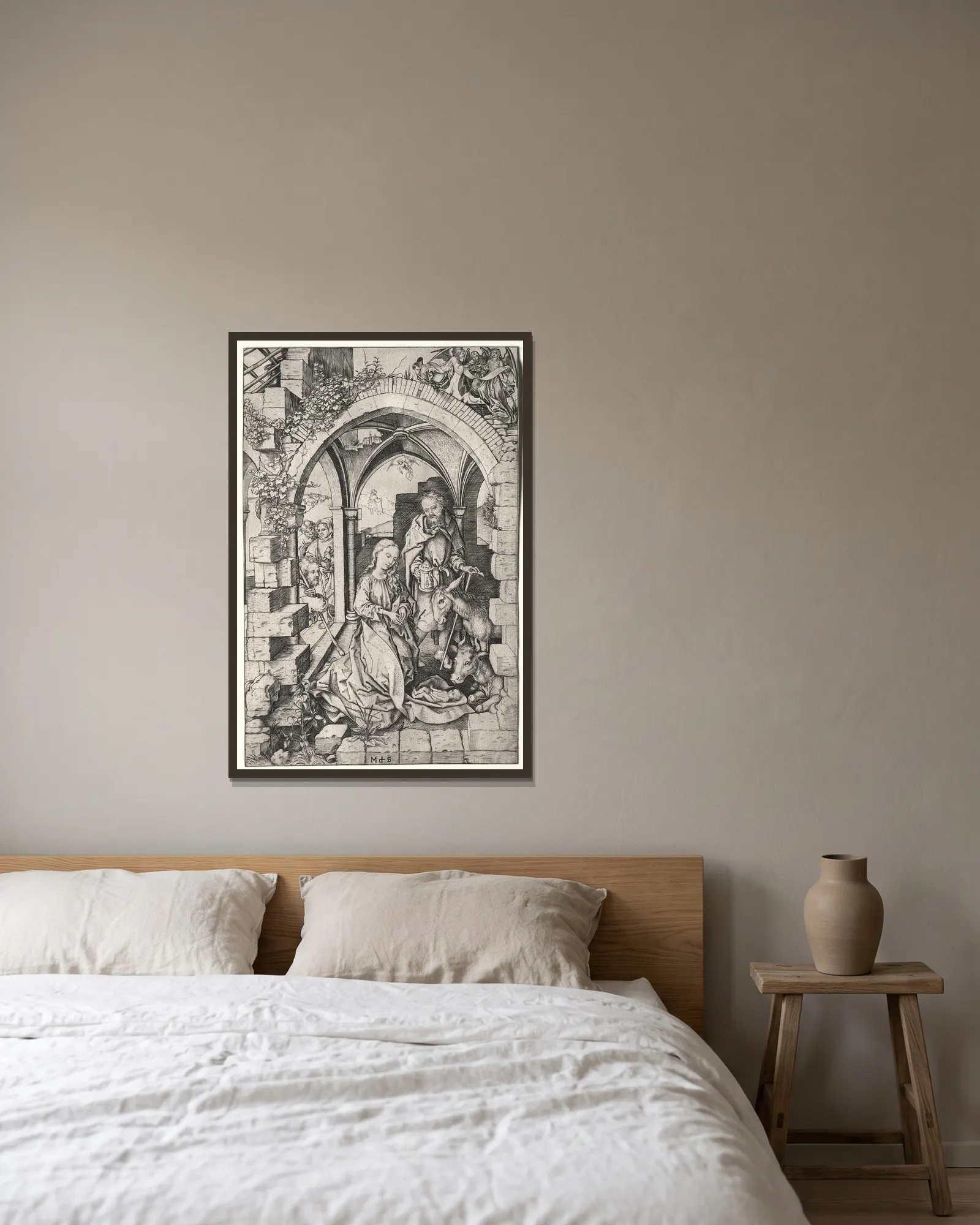 The Nativity av Martin Schongauer inramad på en vägg