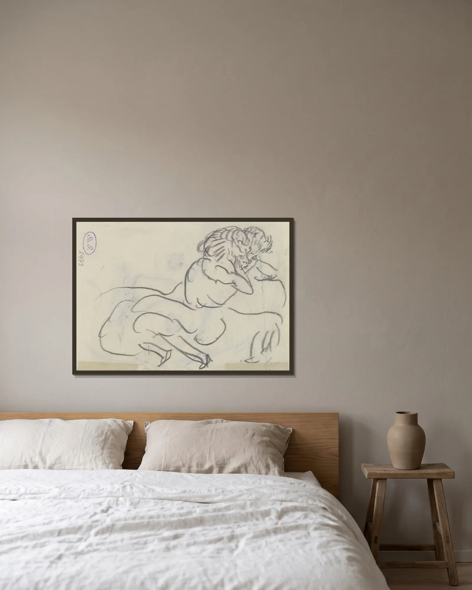 Fridel Battenberg auf dem Sofa sitzend (Karikatur) av Max Beckmann inramad på en vägg