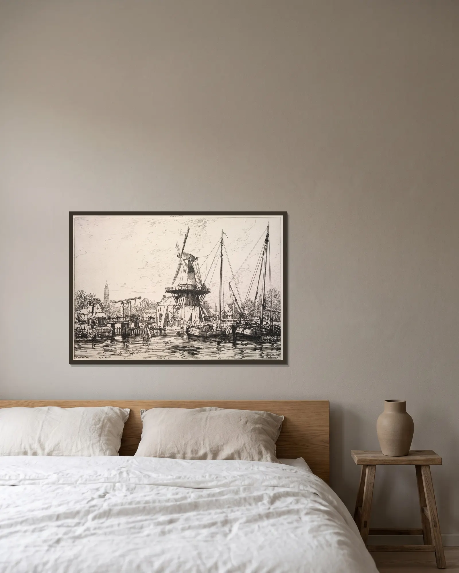 At Harlem (Holland) av Maxime Lalanne inramad på en vägg