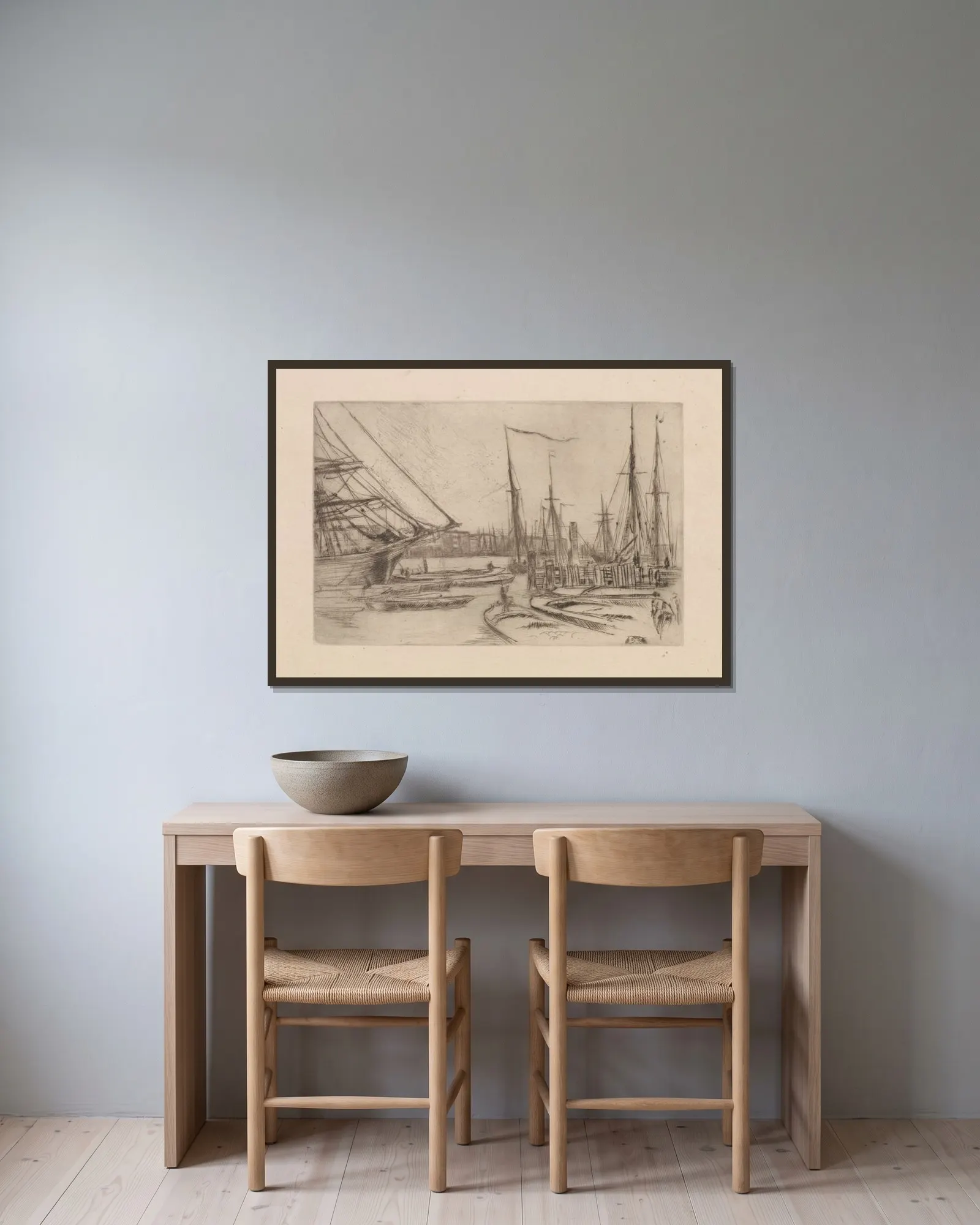 From Billingsgate av James Abbott McNeill Whistler inramad på en vägg