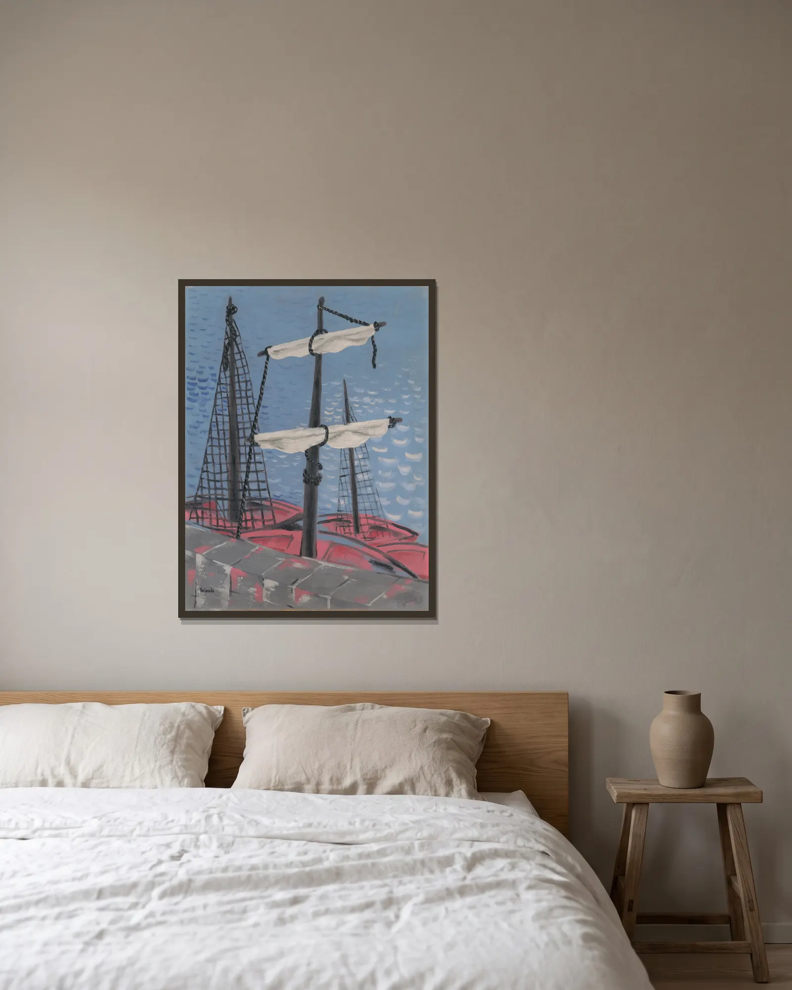 Fishing Boats av Mikuláš Galanda inramad på en vägg
