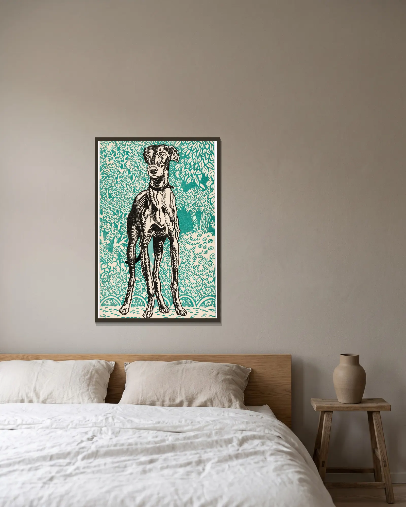Nr. 678: Windhund (Greyhound) av Moriz Jung inramad på en vägg