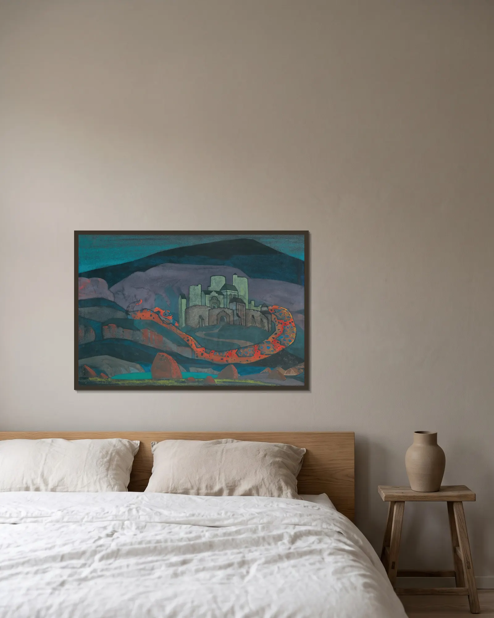 The Doomed City av Nicholas Roerich inramad på en vägg