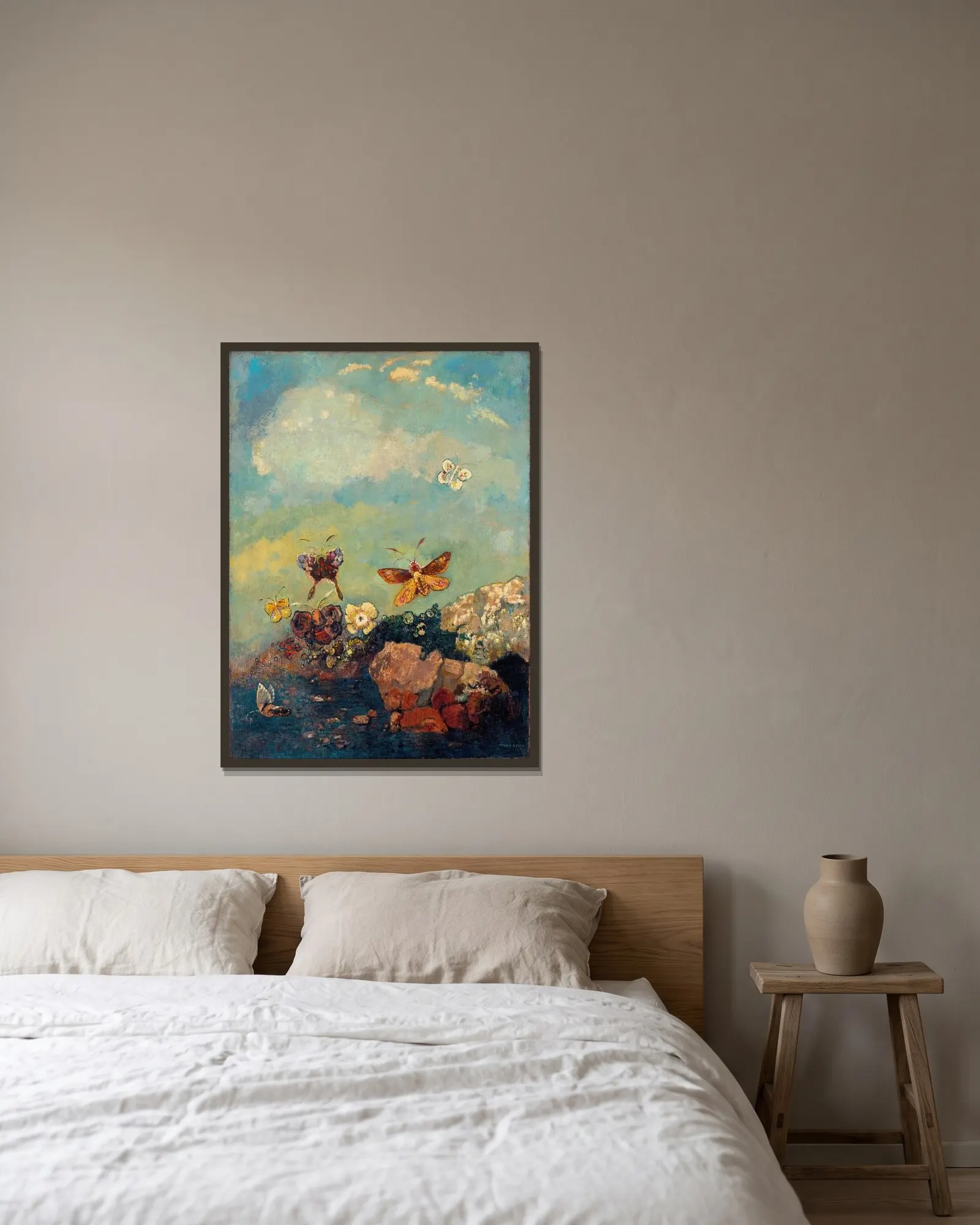 Butterflies av Odilon Redon inramad på en vägg