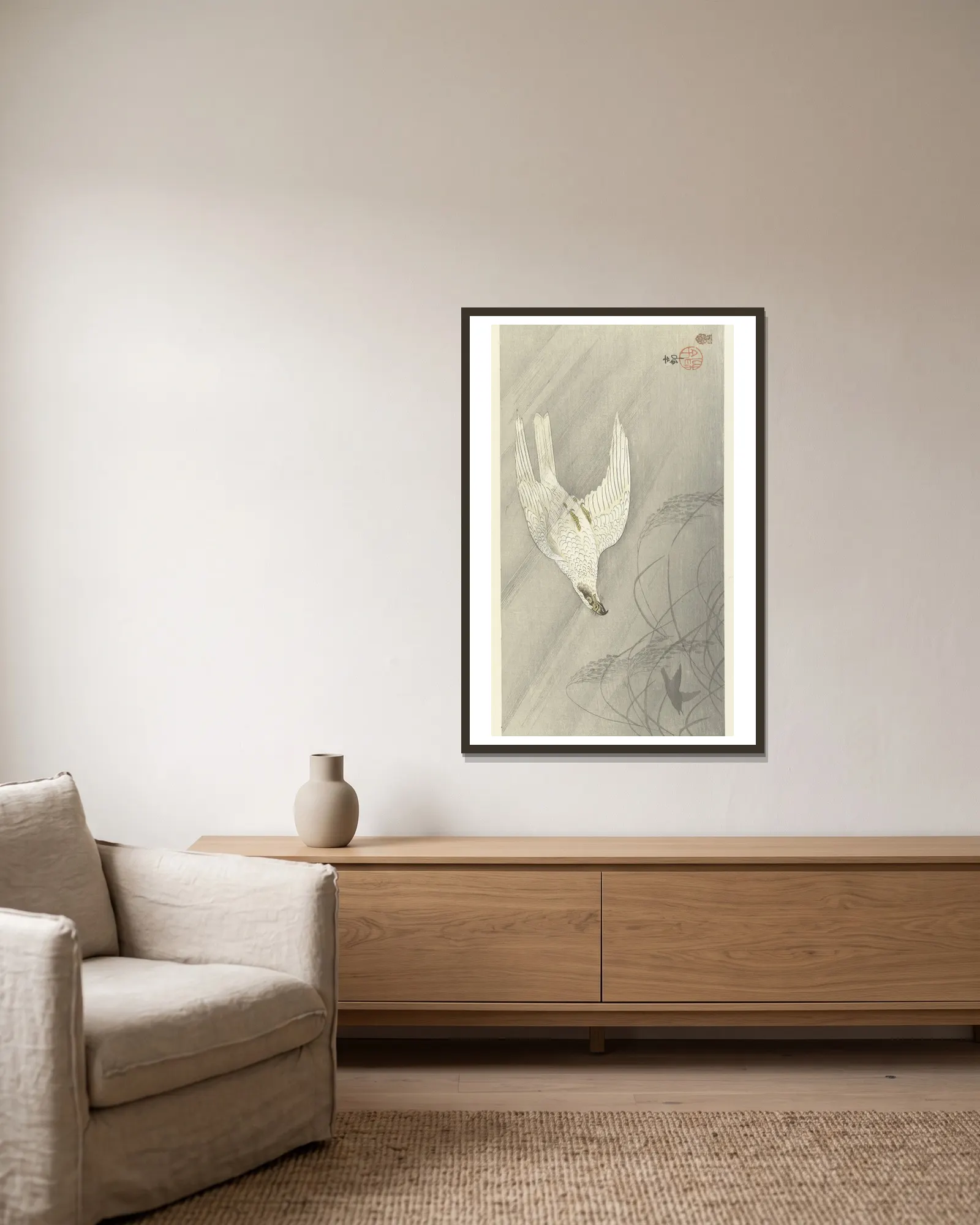 Hunting hawk av Ohara Koson inramad på en vägg