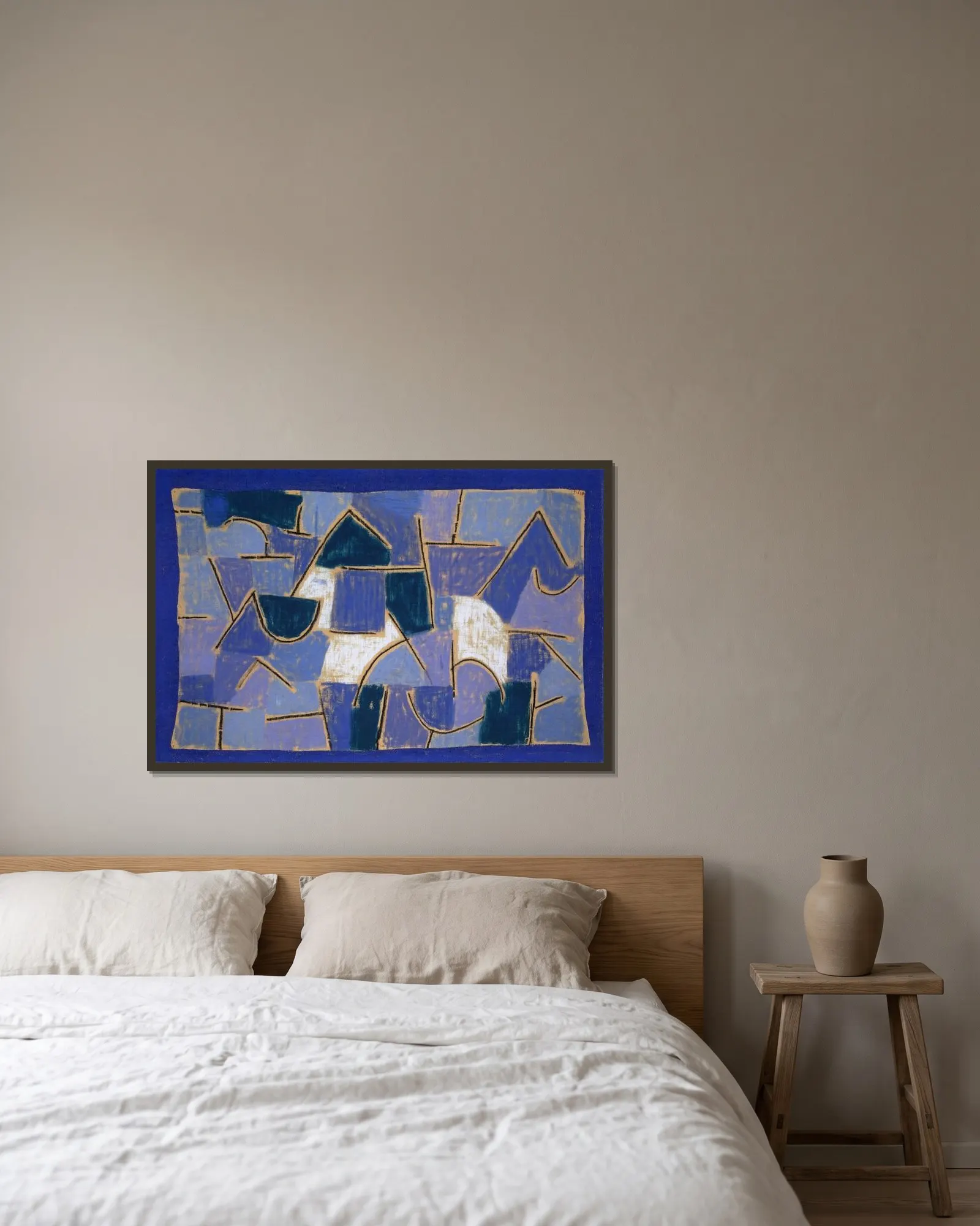 Blue night av Paul Klee inramad på en vägg