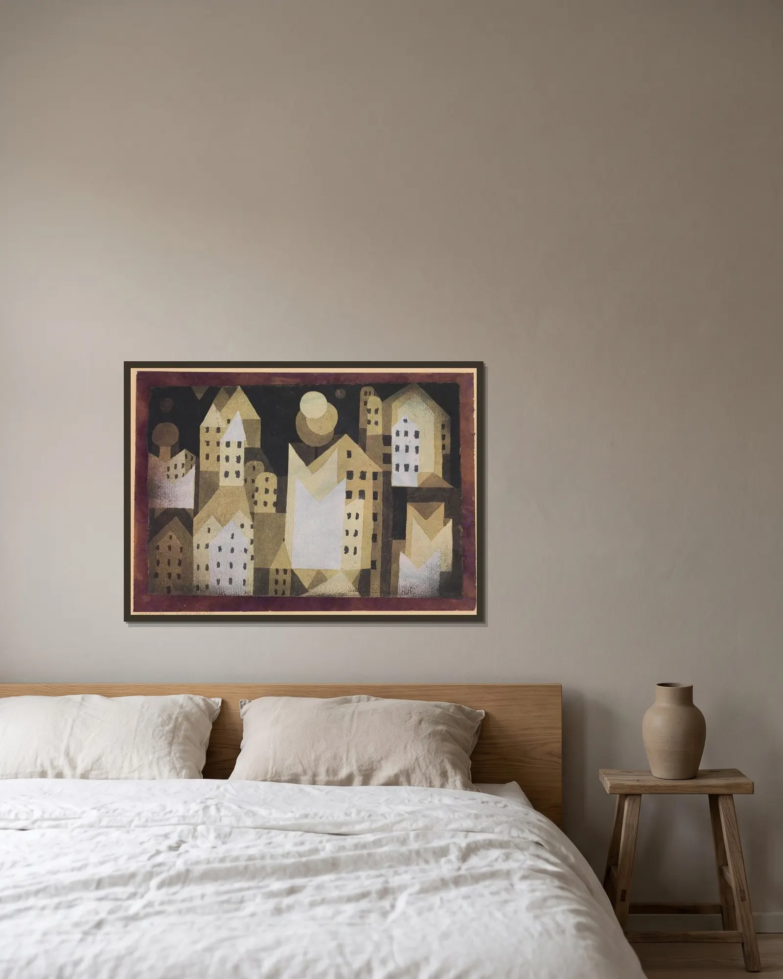 Cold City av Paul Klee inramad på en vägg