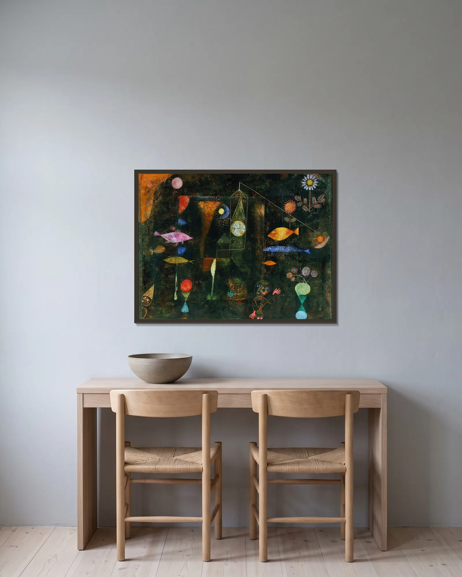 Fish Magic av Paul Klee inramad på en vägg