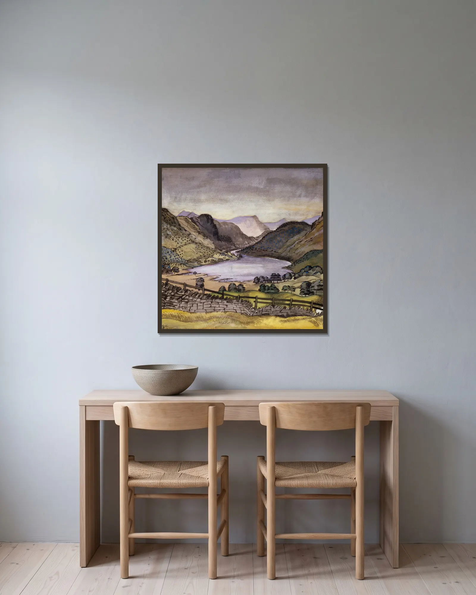 Thirlmere av Paul Nash inramad på en vägg