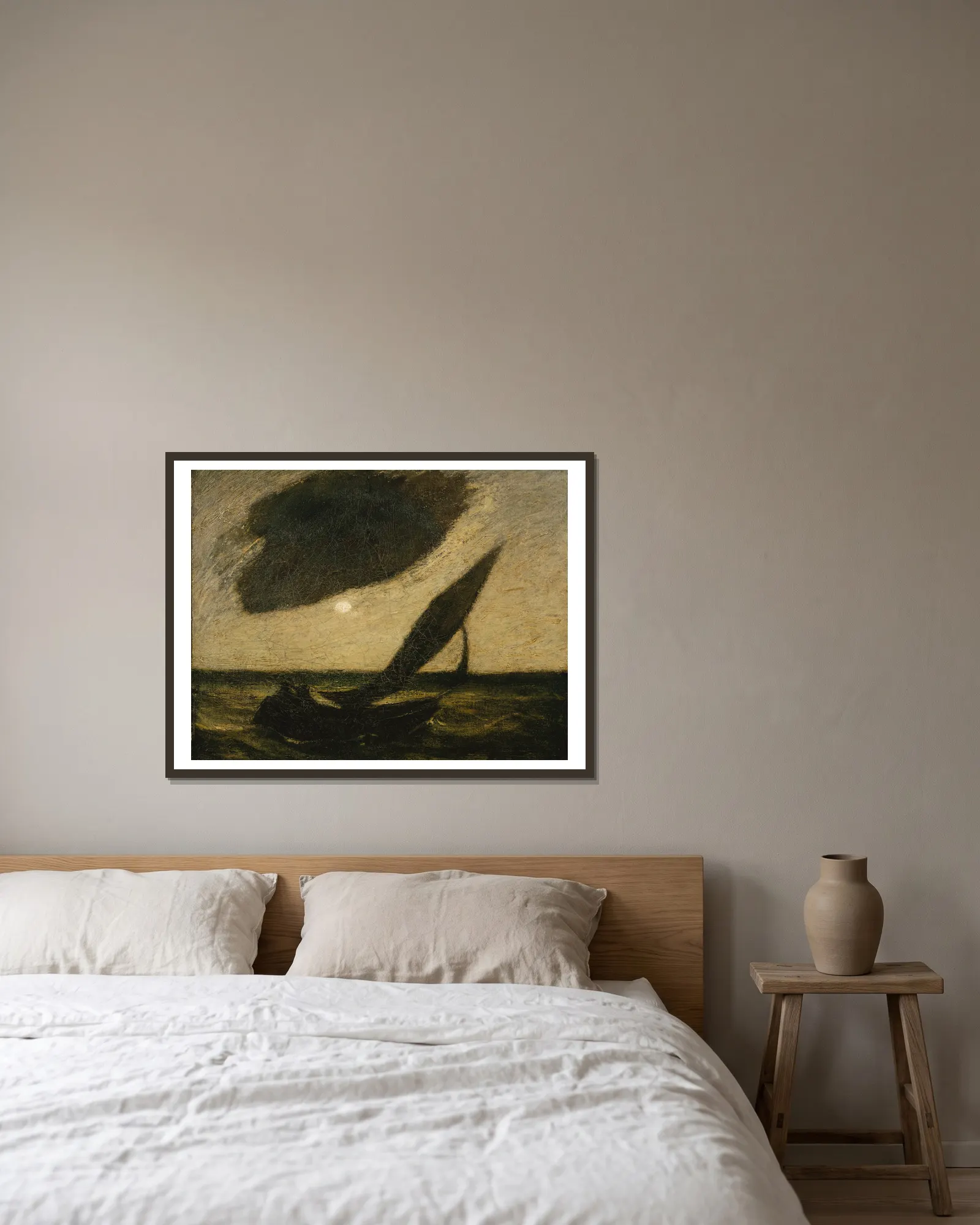 Under a Cloud av Albert Pinkham Ryder inramad på en vägg