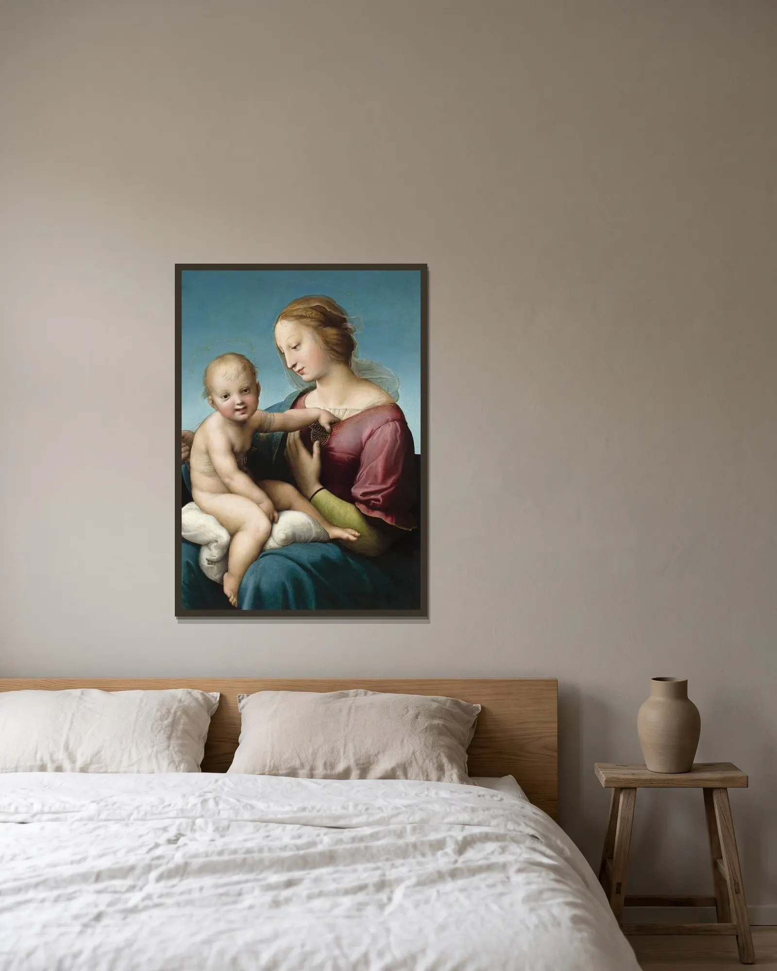 The Niccolini-Cowper Madonna av Raphael inramad på en vägg