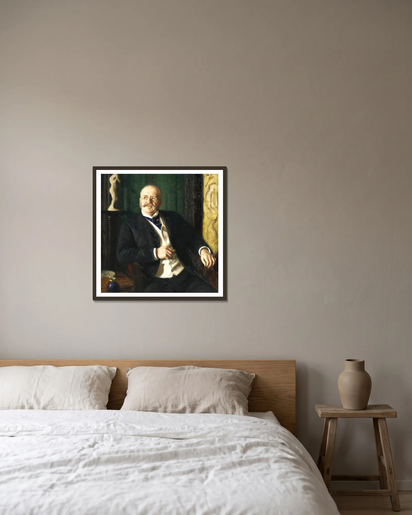 Julius Caspar, Merchant av Richard Bergh inramad på en vägg