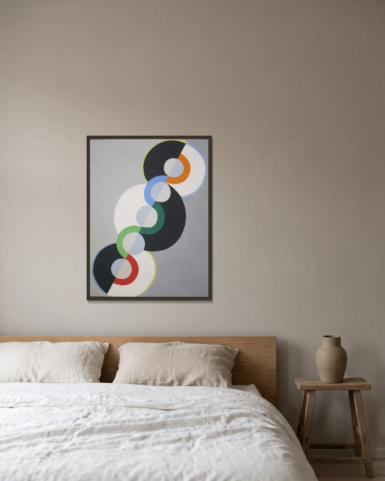 Endless_Rhythm av Robert Delaunay inramad på en vägg