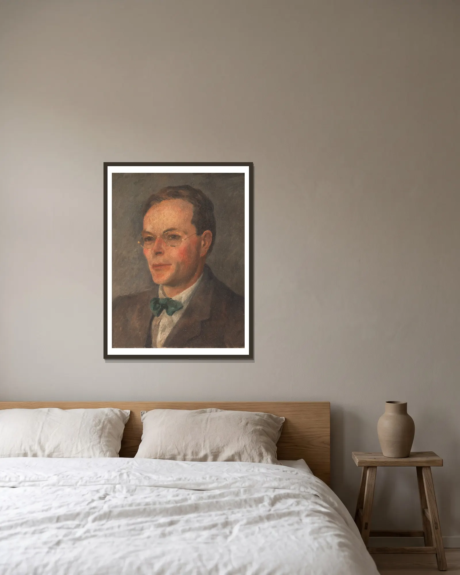 Francis Birrell av Roger Fry inramad på en vägg