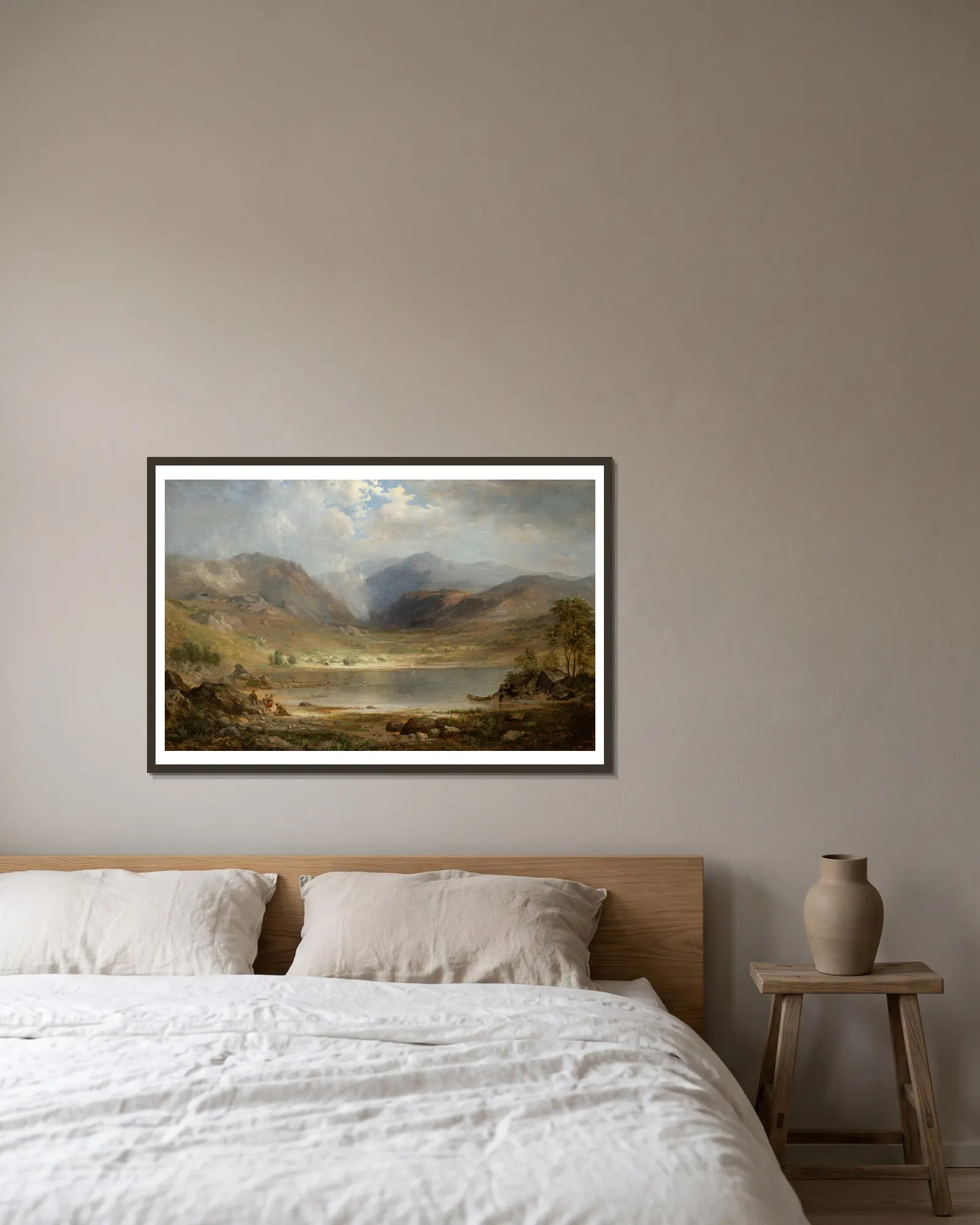 Loch Long av Robert S. Duncanson inramad på en vägg