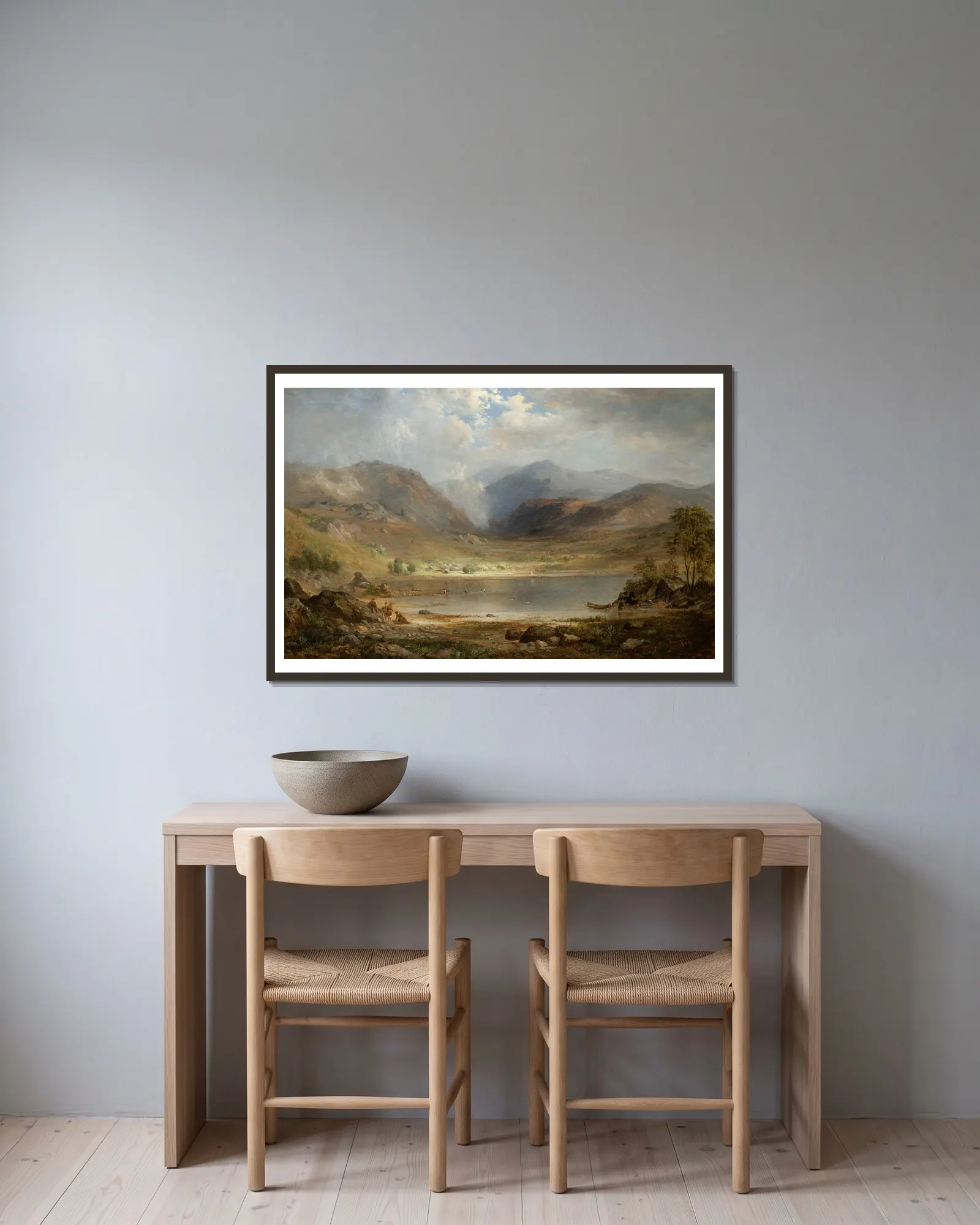 Loch Long av Robert S. Duncanson inramad på en vägg
