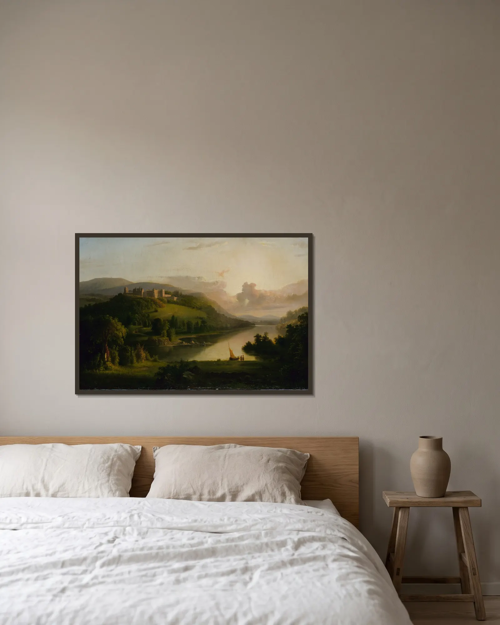 Scotch Highlands av Robert S. Duncanson inramad på en vägg