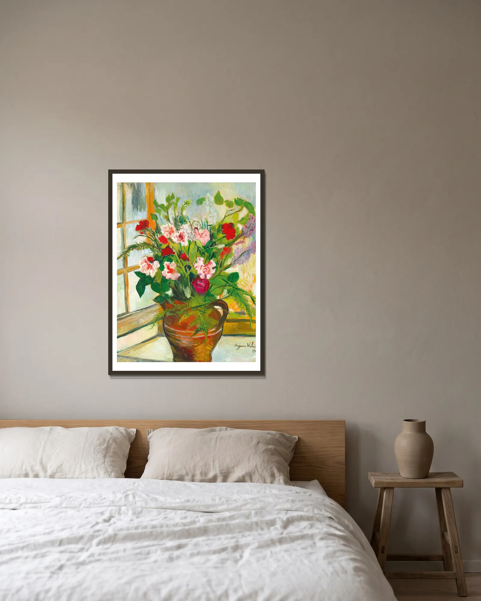 Bouquet de fleurs av Suzanne Valadon inramad på en vägg