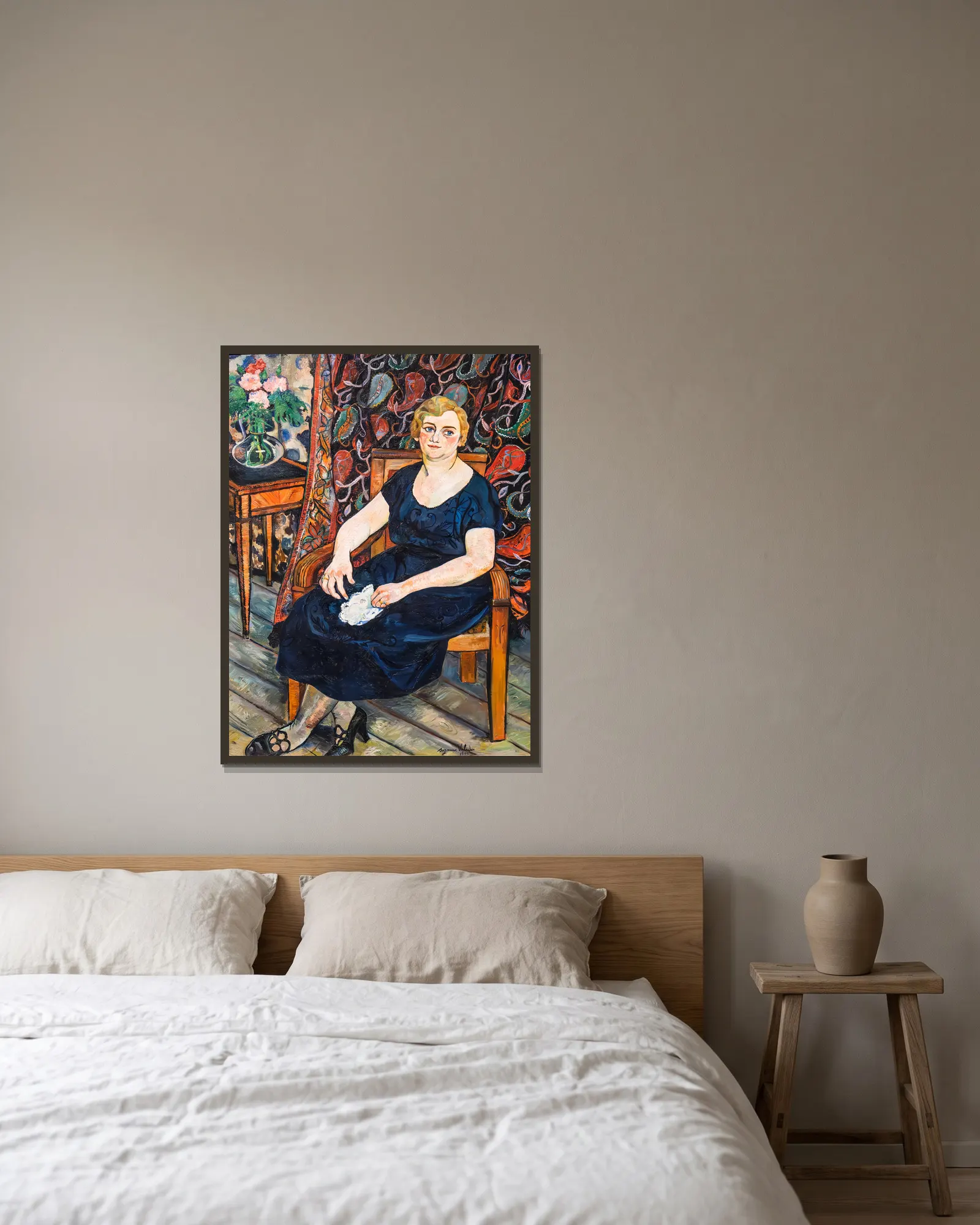 Portrait de Madame Lévy av Suzanne Valadon inramad på en vägg