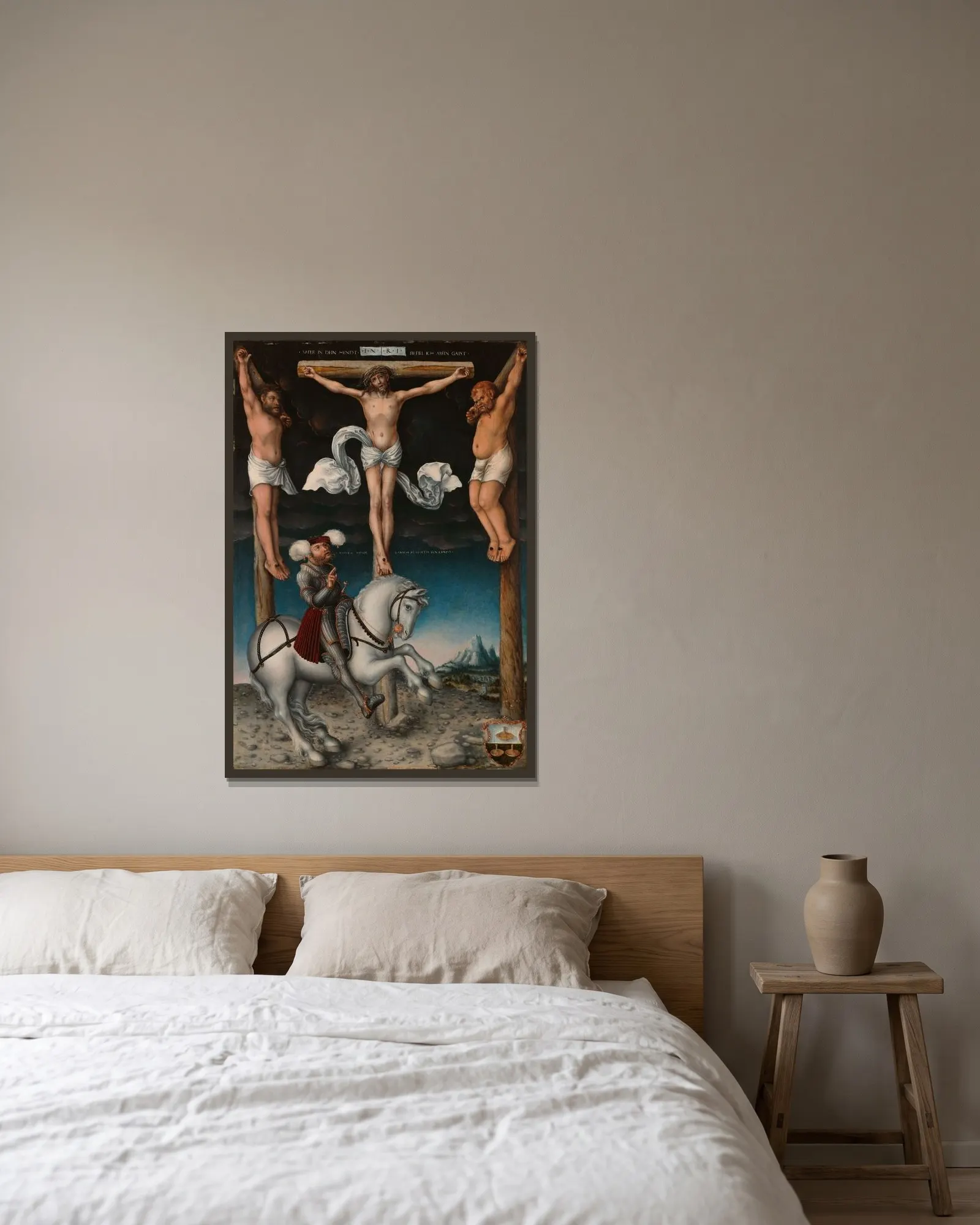 The Crucifixion with the Converted Centurion av Lucas Cranach the Elder inramad på en vägg