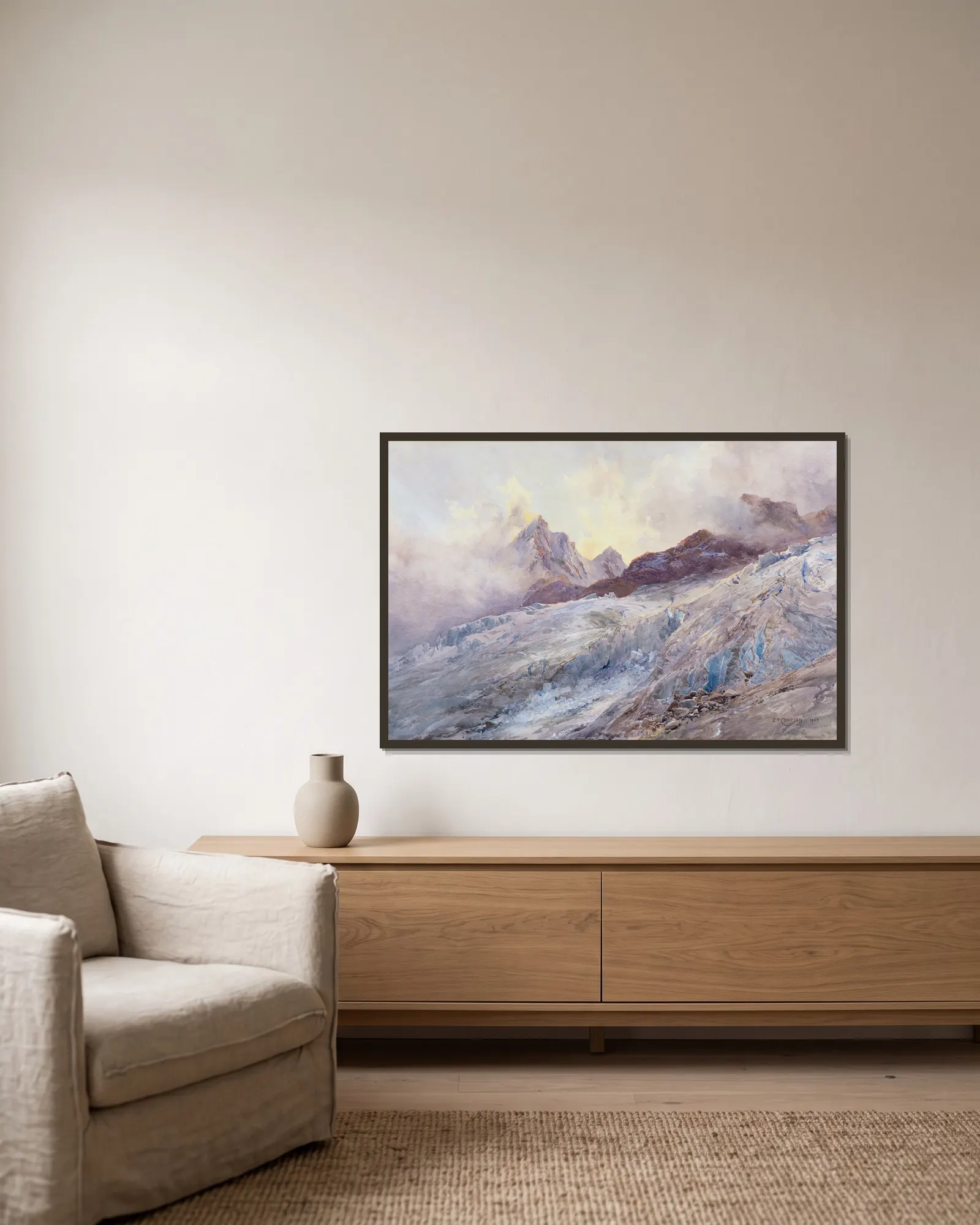Finsteraarhorn av Edward Theodore Compton inramad på en vägg