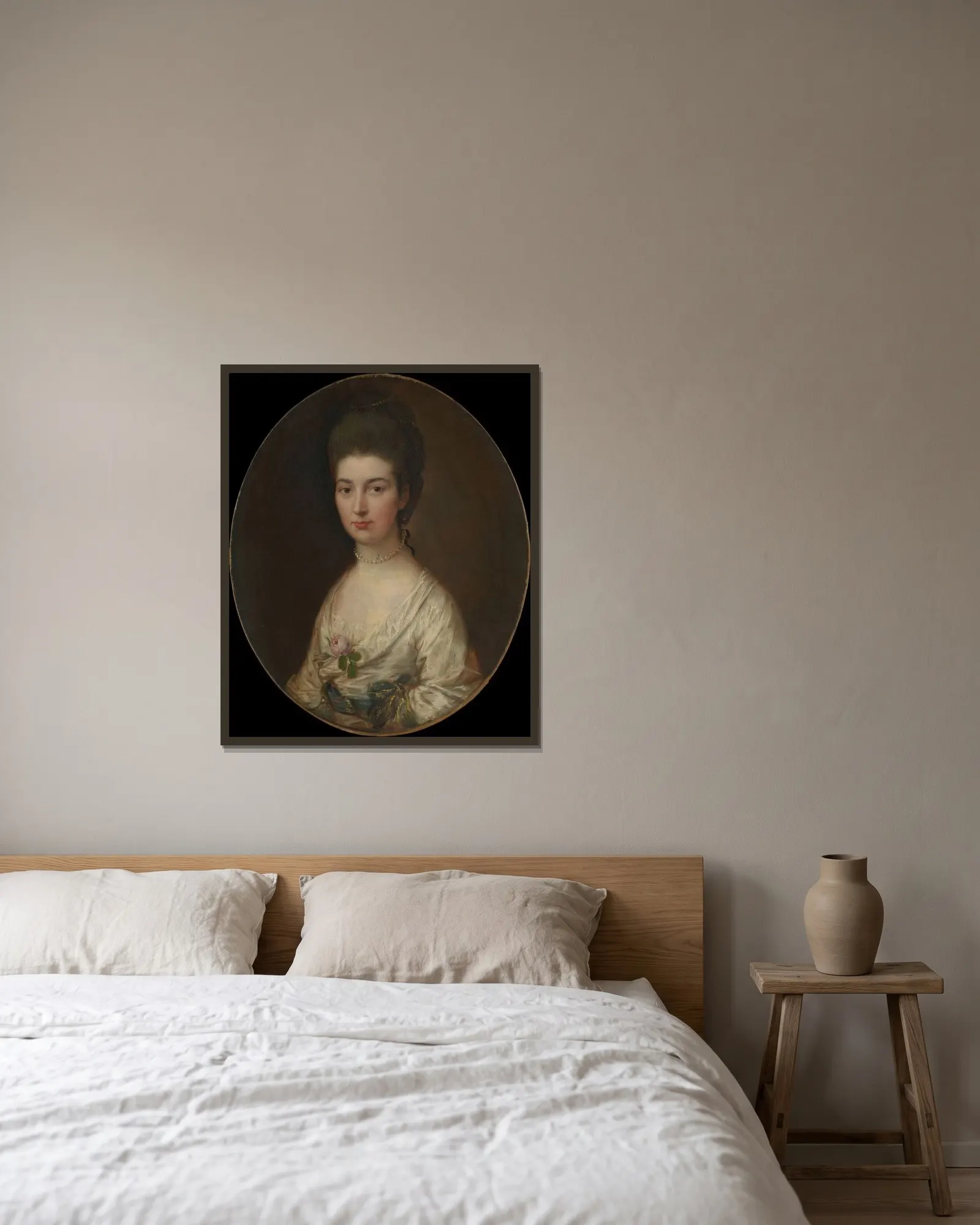 Mrs. Ralph Izard (Alice De Lancey, 1746–1832) av Thomas Gainsborough inramad på en vägg