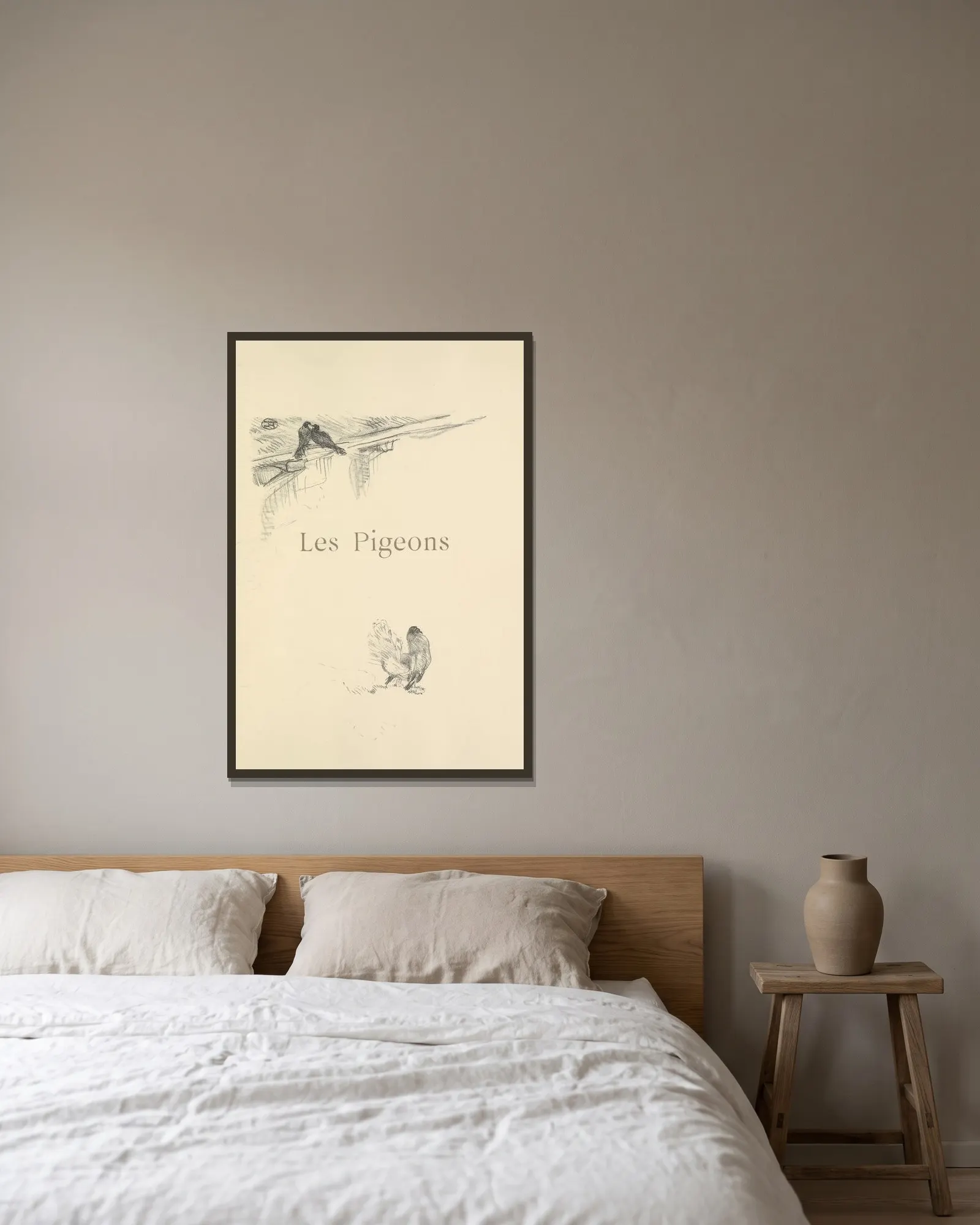 Les Pigeons av Henri de Toulouse-Lautrec inramad på en vägg