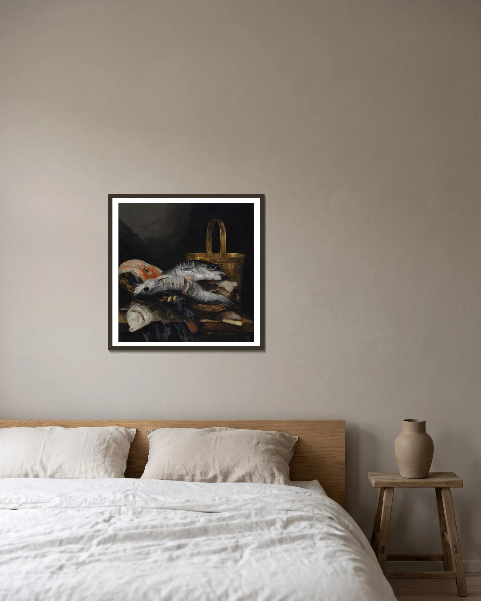 Dead Fish av Abraham van Beyeren inramad på en vägg