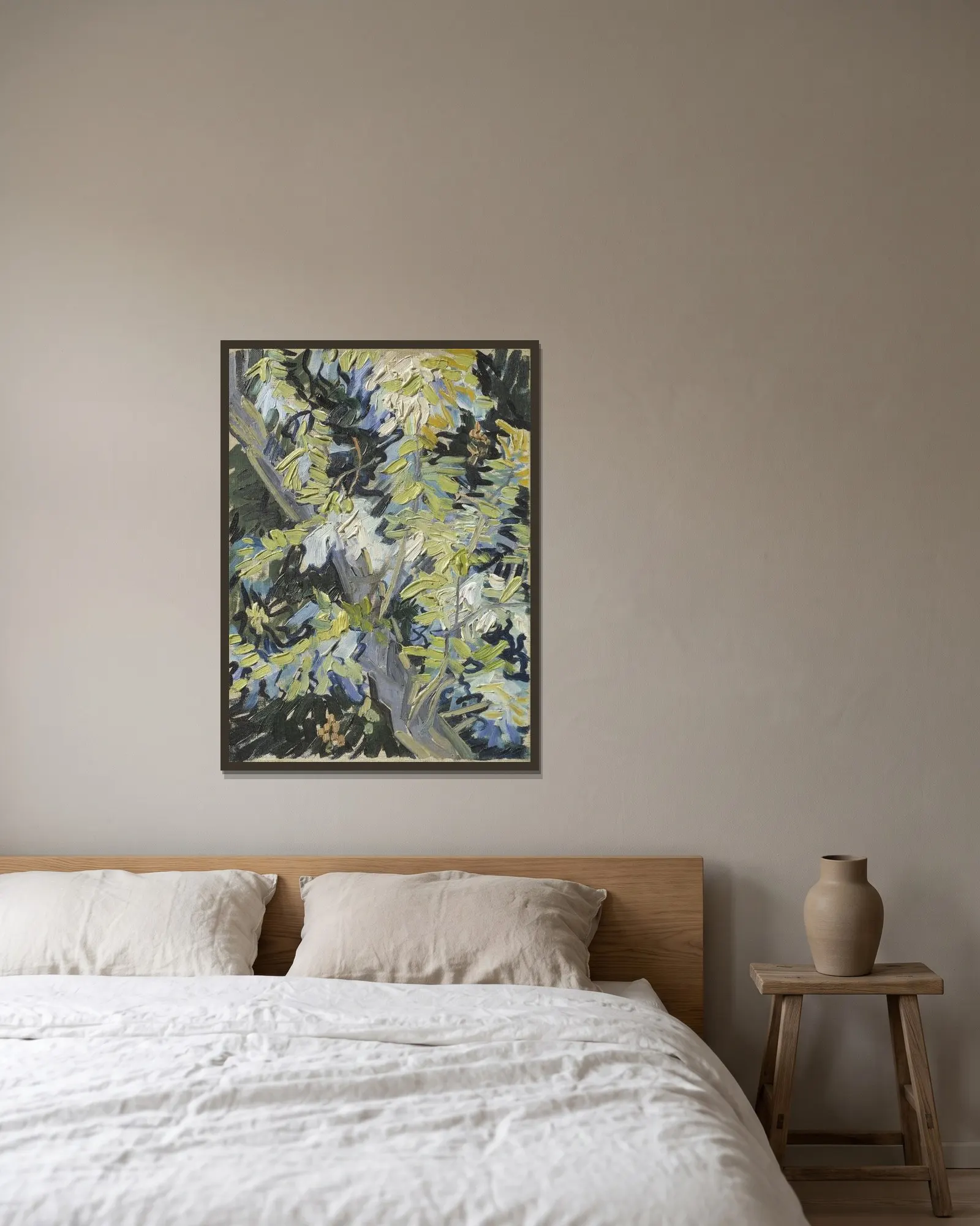Acacia in Flowers av Vincent van Gogh inramad på en vägg