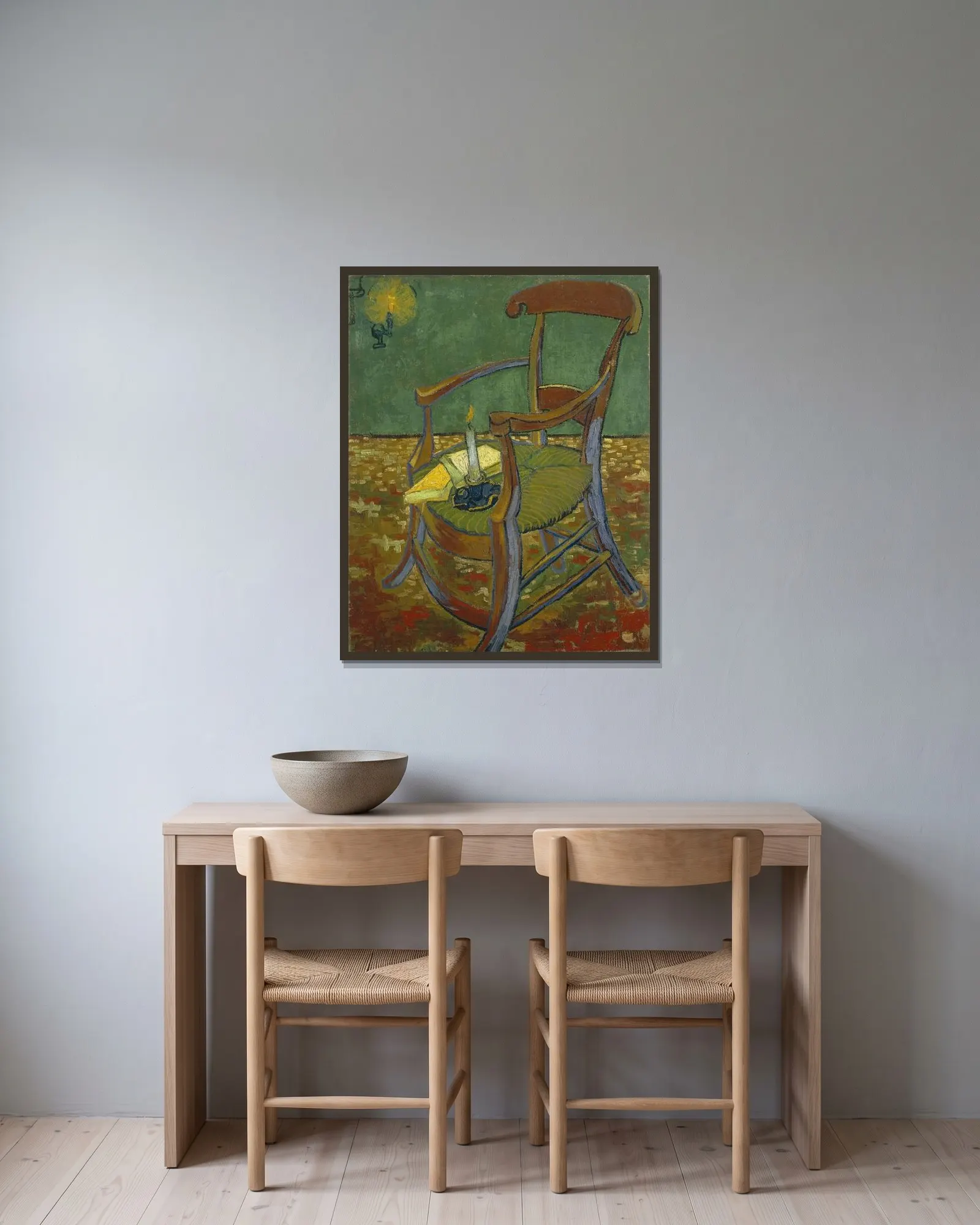 Gauguin’s Chair av Vincent van Gogh inramad på en vägg