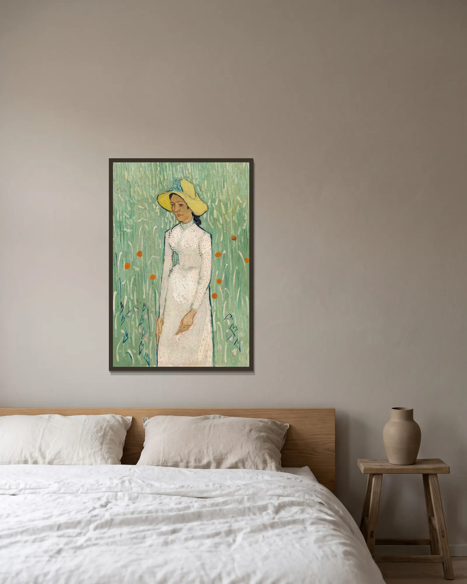 Girl in White av Vincent van Gogh inramad på en vägg