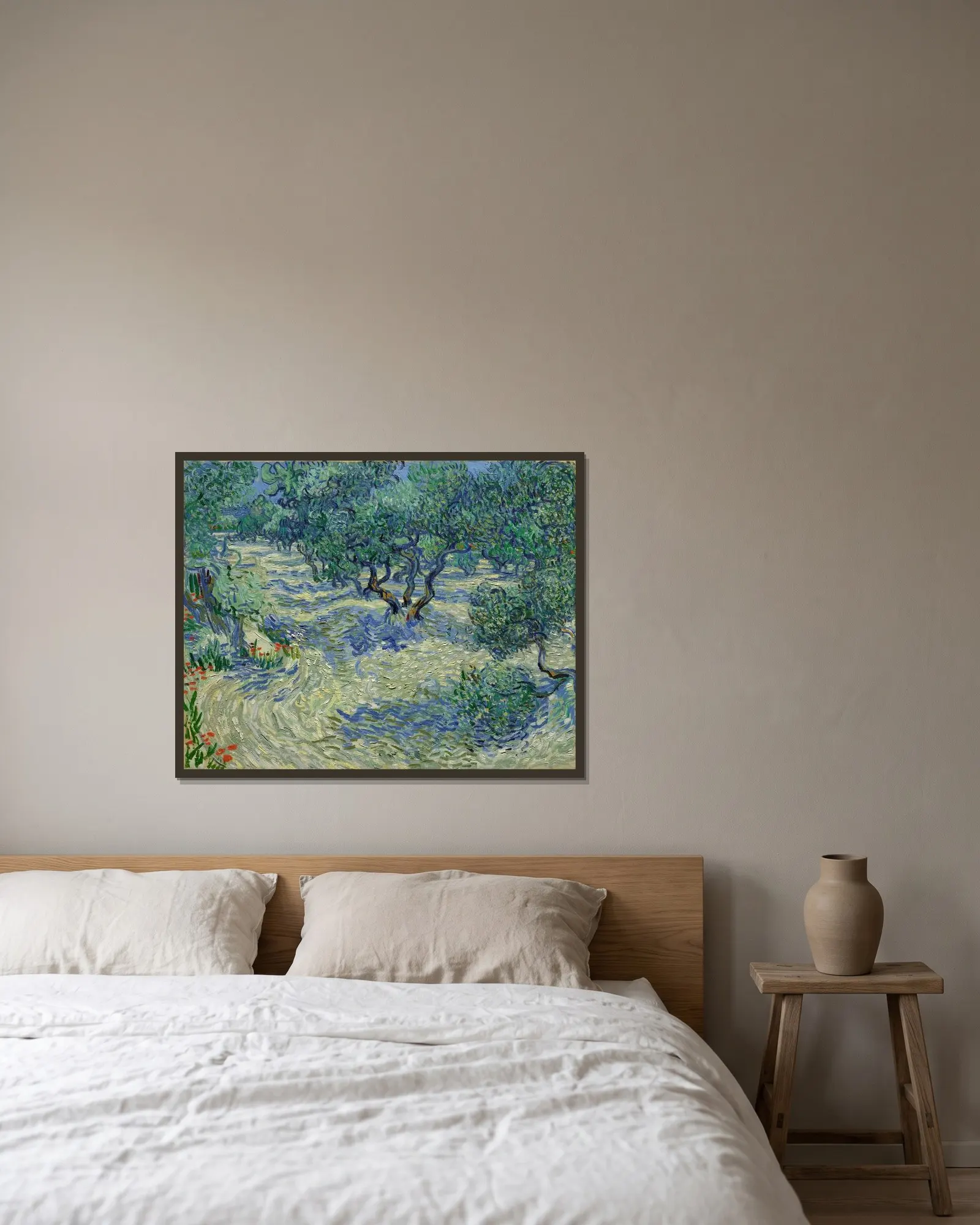 Olive Orchard av Vincent van Gogh inramad på en vägg