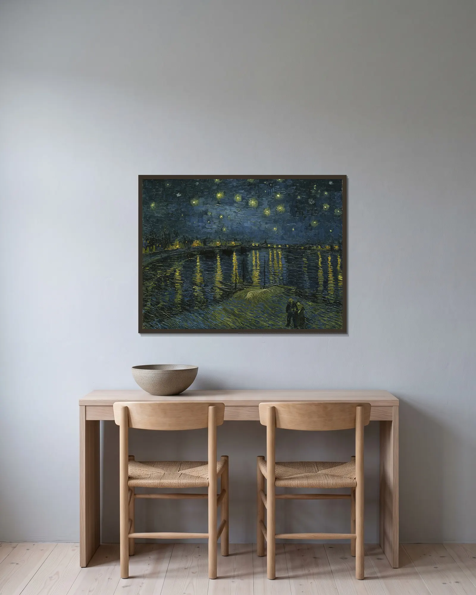 Starry Night av Vincent van Gogh inramad på en vägg