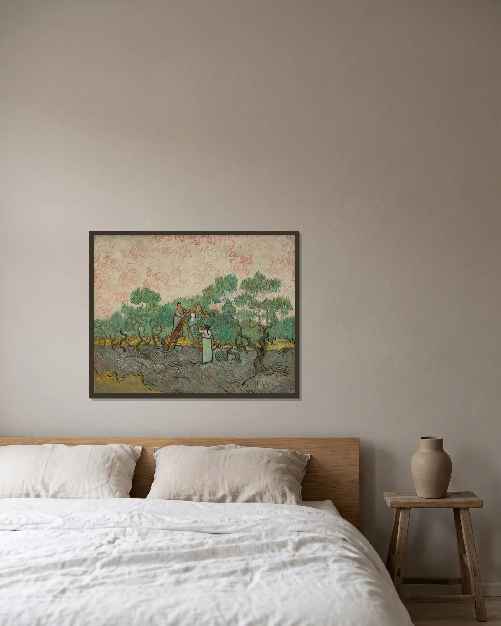 Women Picking Olives av Vincent van Gogh inramad på en vägg
