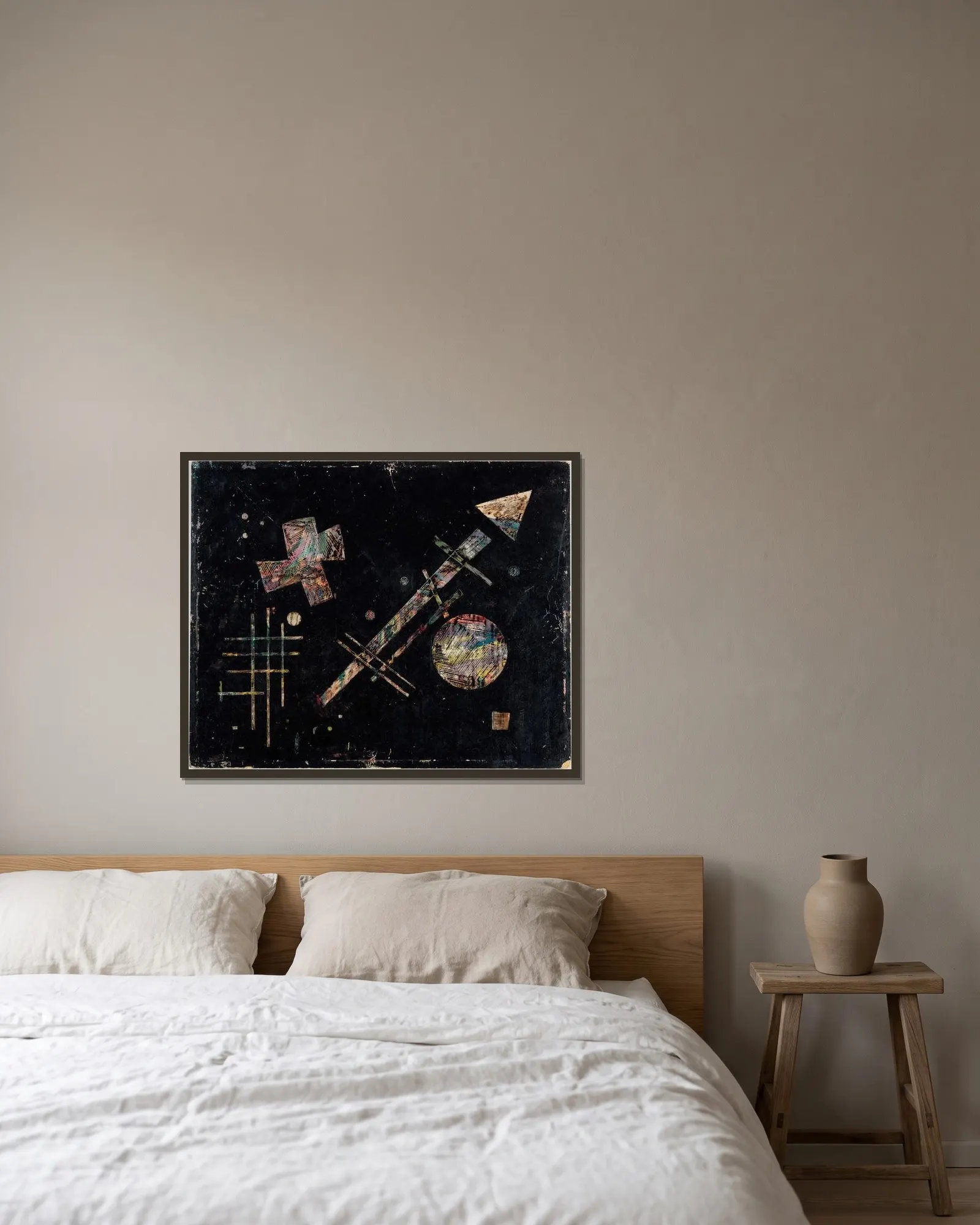 Einzelne Klänge (Isolated Sounds) av Wassily Kandinsky inramad på en vägg