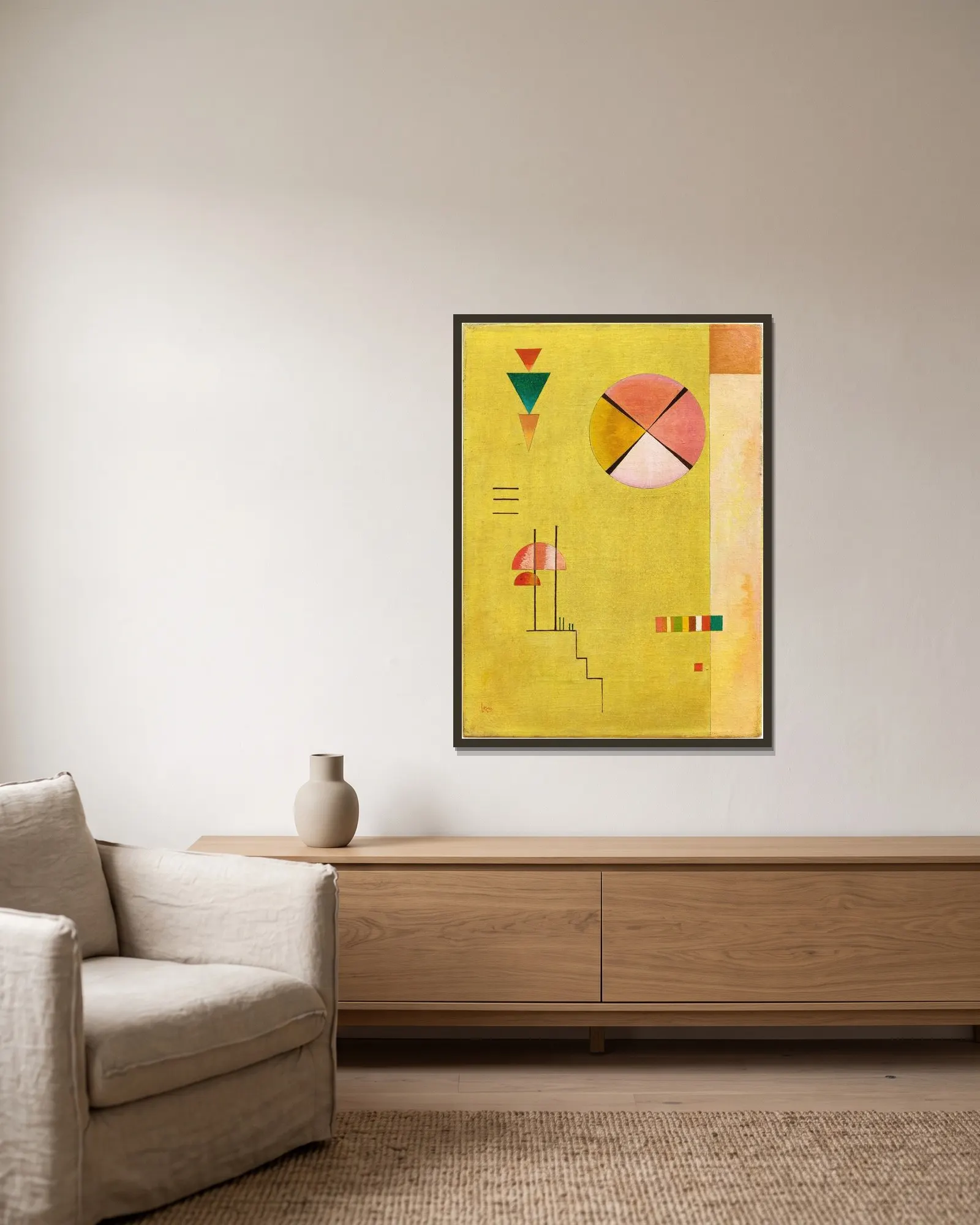 Lustiges Gelb (Cheerful Yellow) av Wassily Kandinsky inramad på en vägg