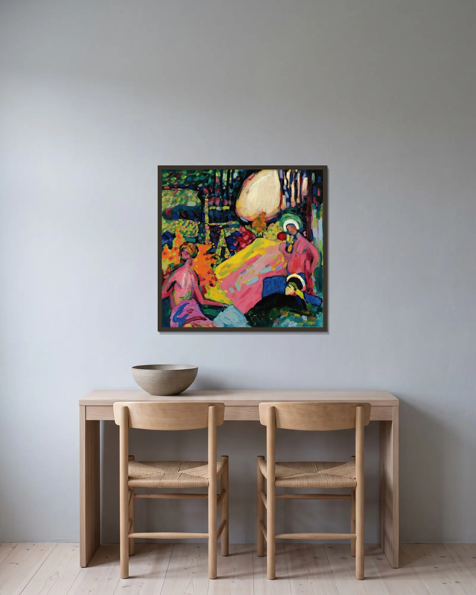 Weisser Klang (White Sound) av Wassily Kandinsky inramad på en vägg
