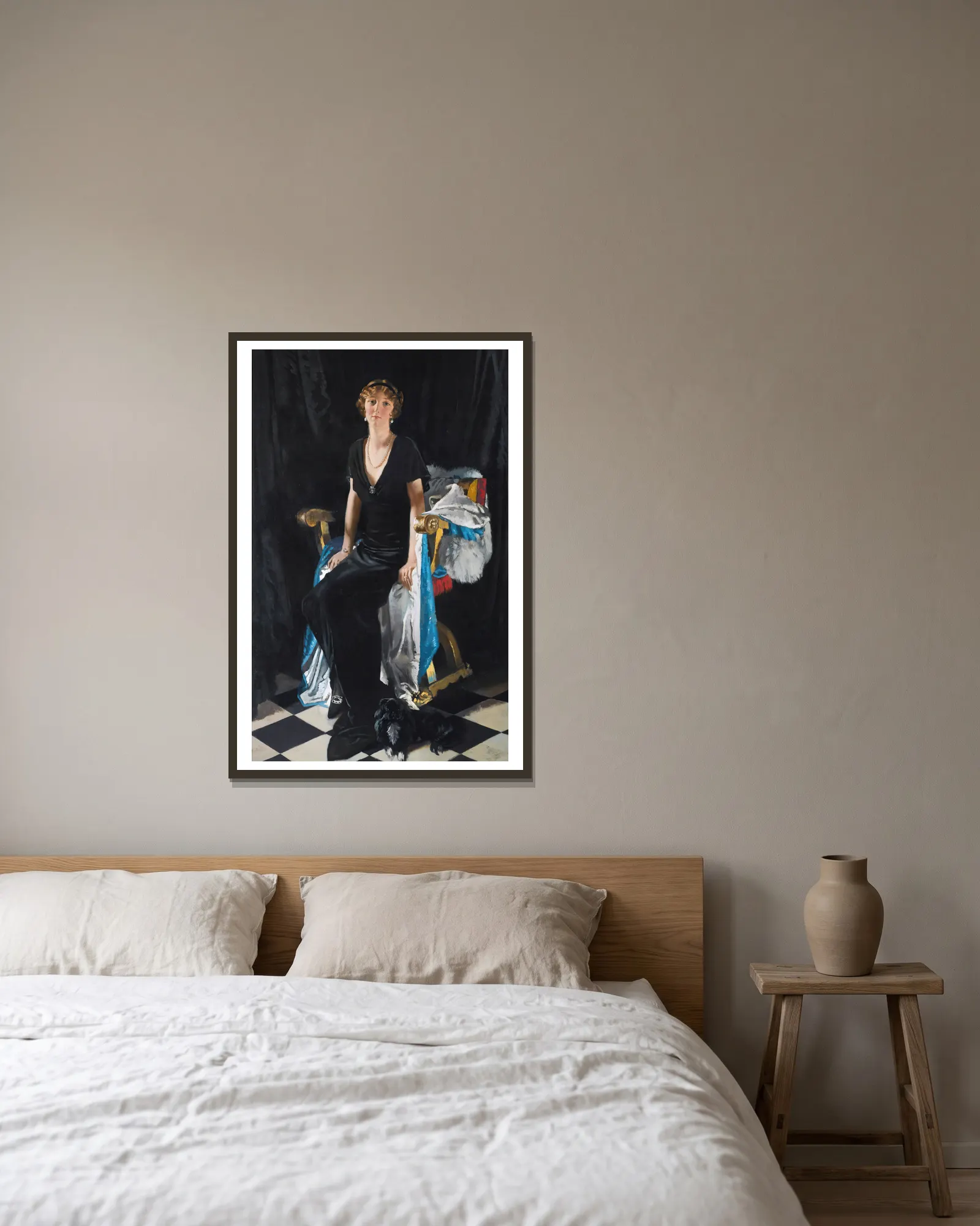 Idina Wallace av William Orpen inramad på en vägg