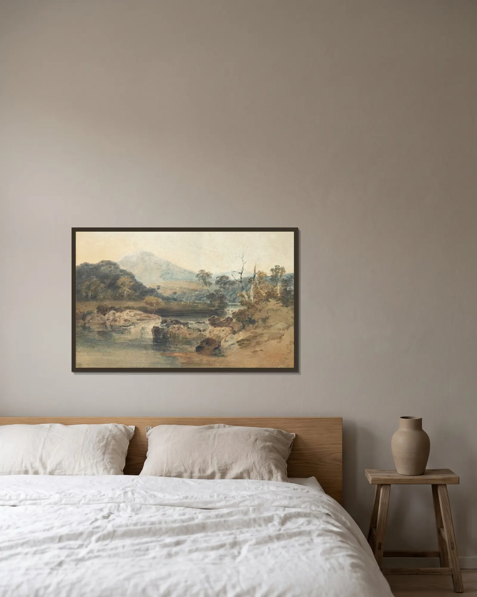 Snowdon from Beddgelert av Joseph Mallord William Turner inramad på en vägg