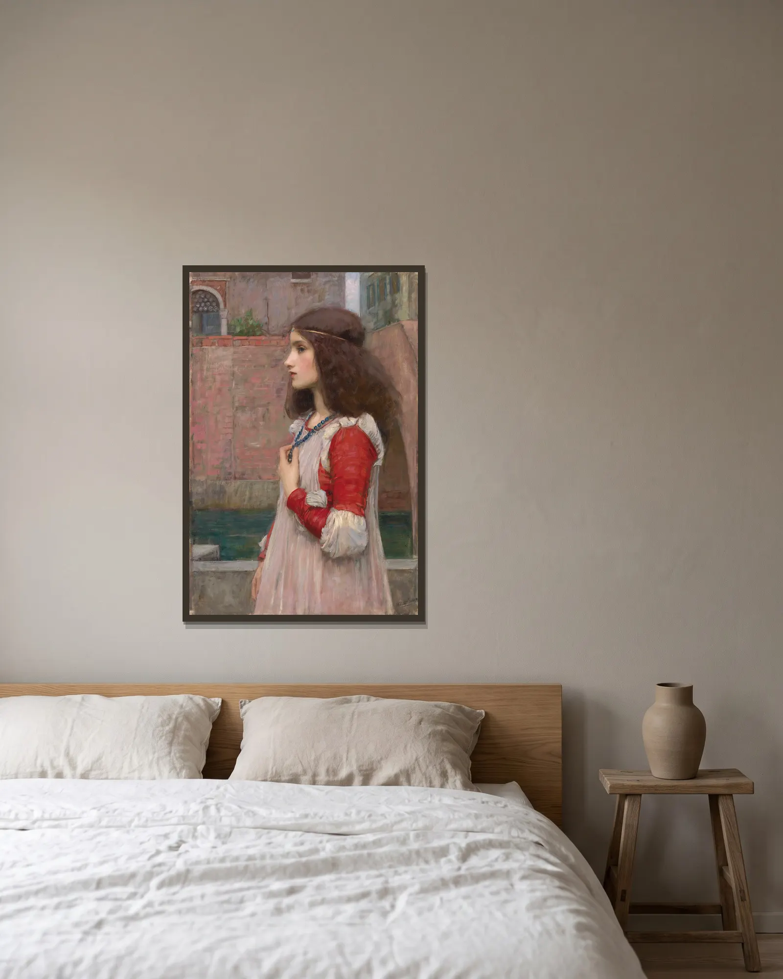 Juliet av John William Waterhouse inramad på en vägg