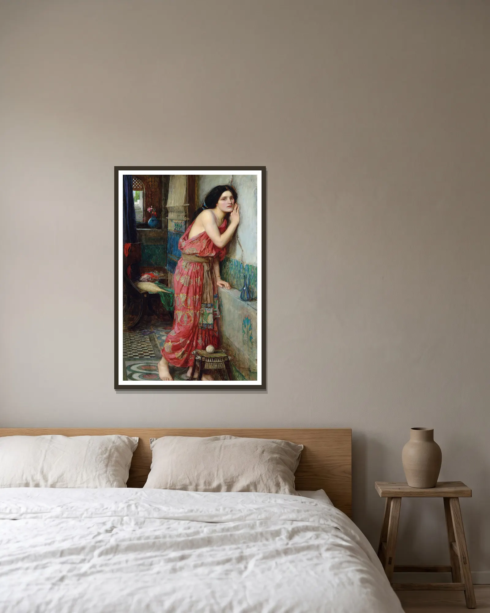 Thisbe av John William Waterhouse inramad på en vägg
